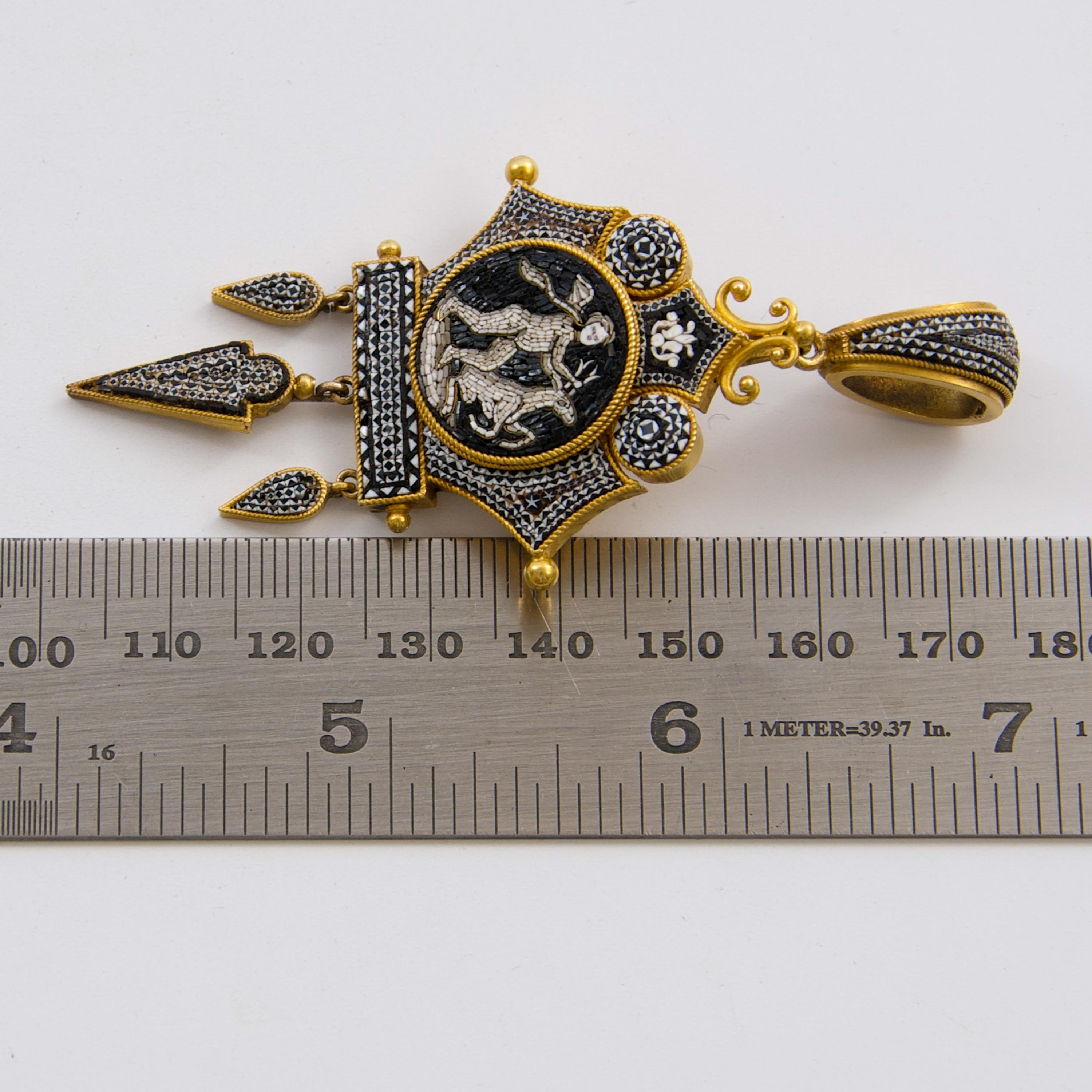 Antiker Mikromosaik-Anhänger Medaillon Brosche in 14K Gold, Grand Tour Epoche, 1850 im Angebot 7