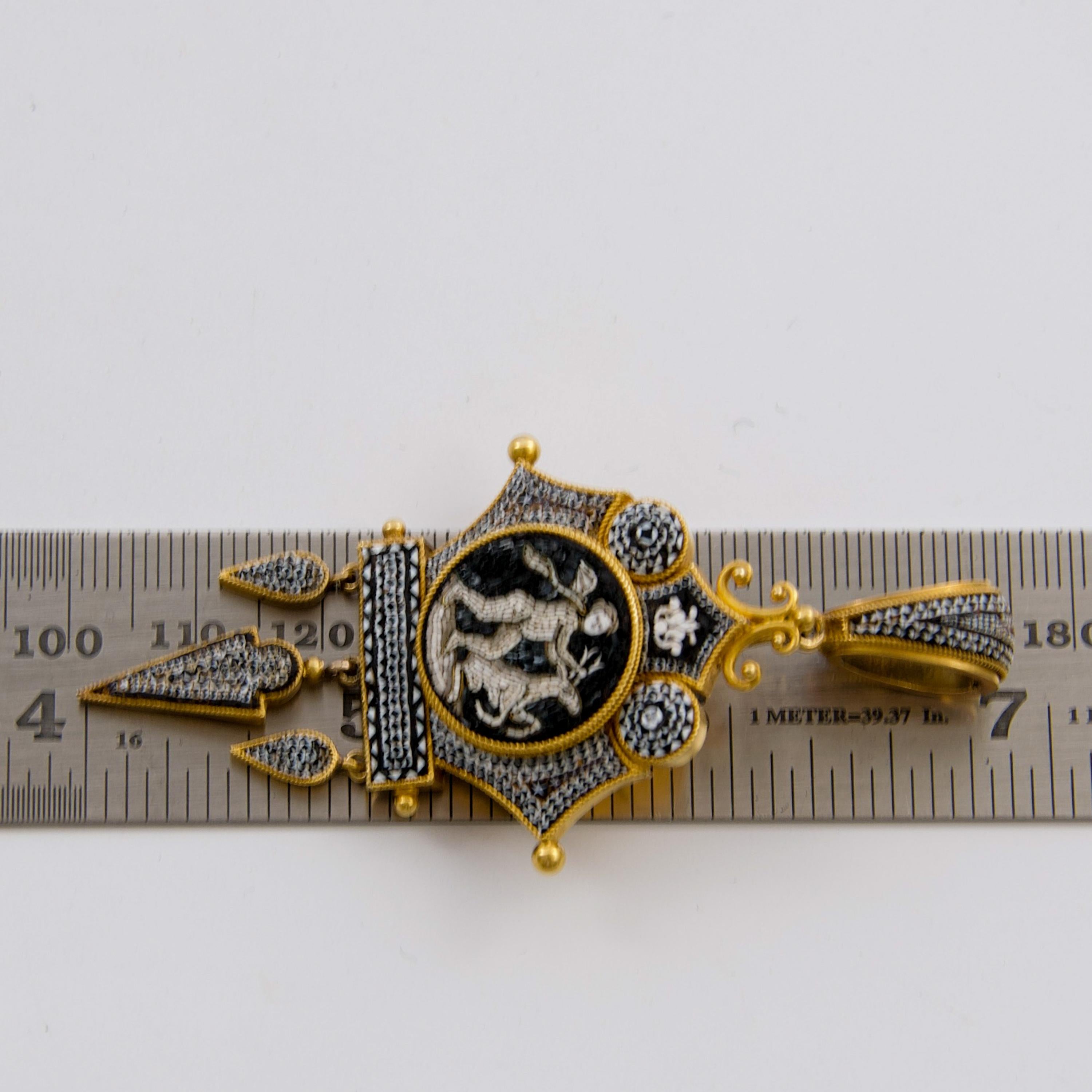 Antiker Mikromosaik-Anhänger Medaillon Brosche in 14K Gold, Grand Tour Epoche, 1850 im Angebot 8