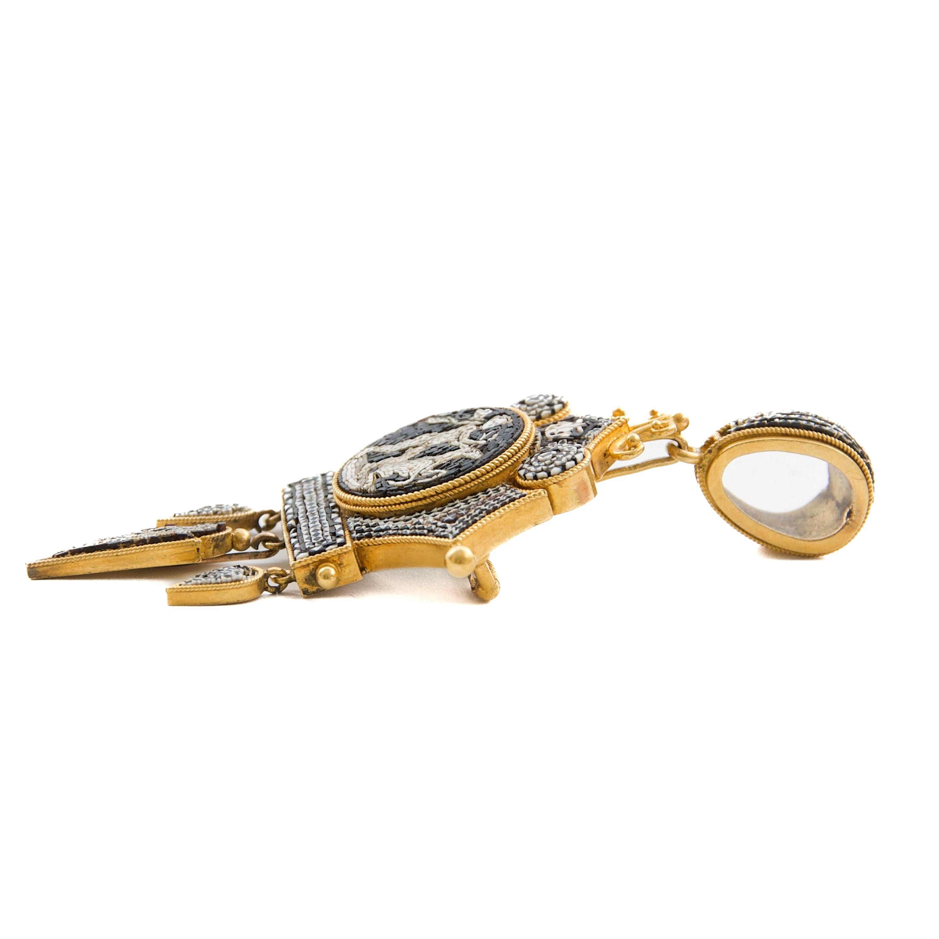 Antiker Mikromosaik-Anhänger Medaillon Brosche in 14K Gold, Grand Tour Epoche, 1850 im Angebot 3