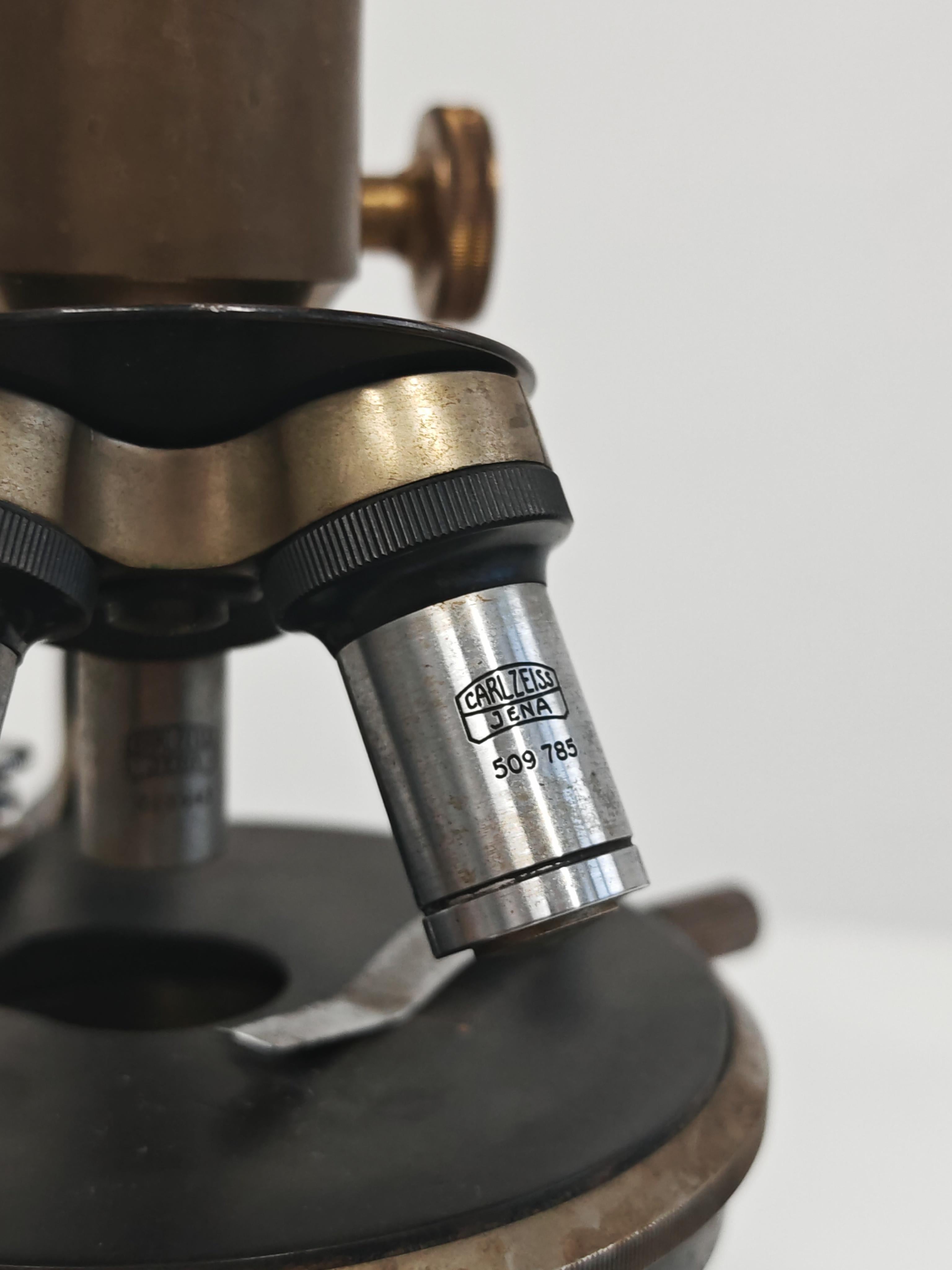 Antikes Mikroskop von W. Klein Wetzlar mit optischen Linsen von Carl Zeiss, Deutschland im Zustand „Gut“ im Angebot in Beograd, RS