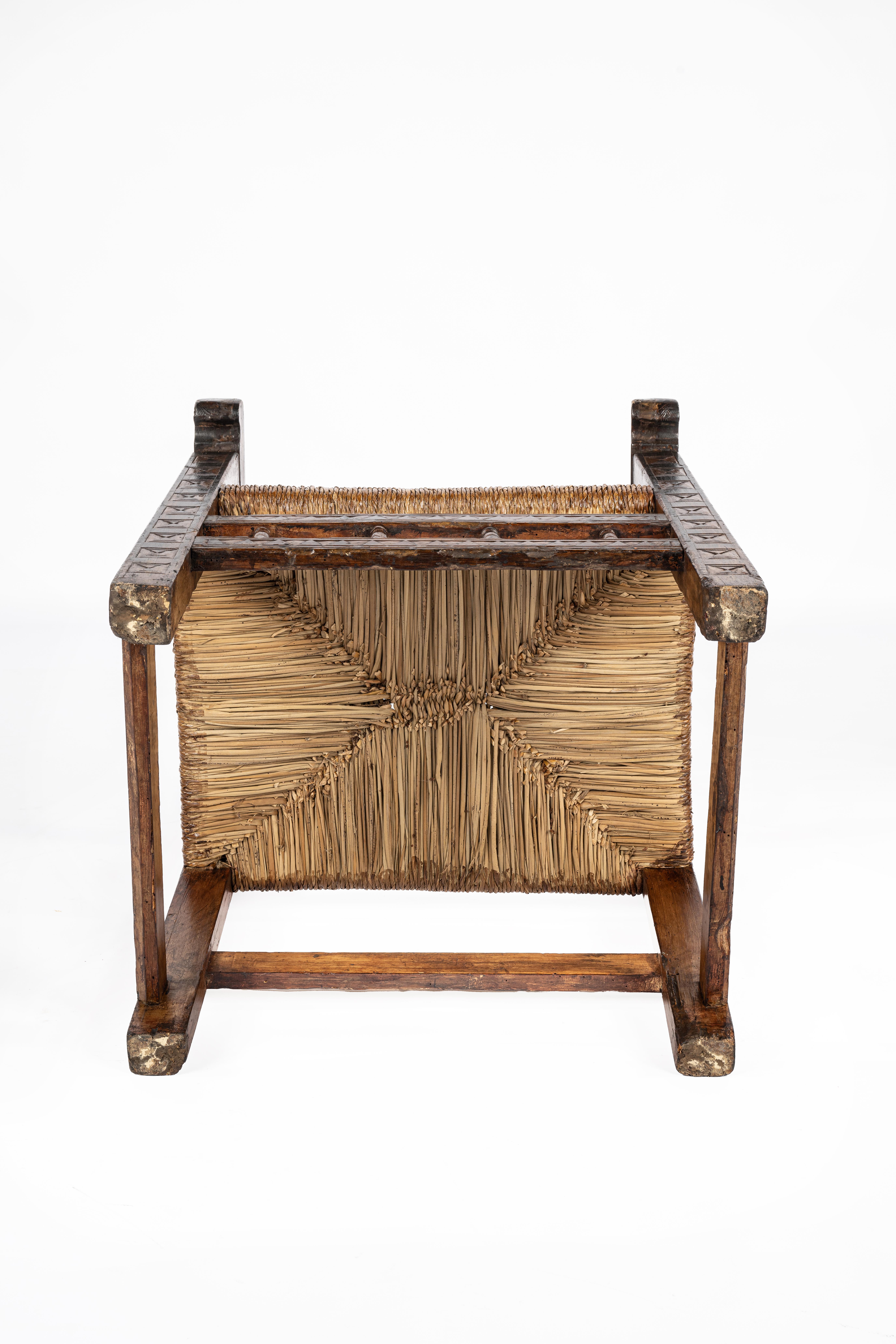 Antique mid 18th Century Large Spanish Pinewood Carved Arm chair or Fauteuil For Sale 1