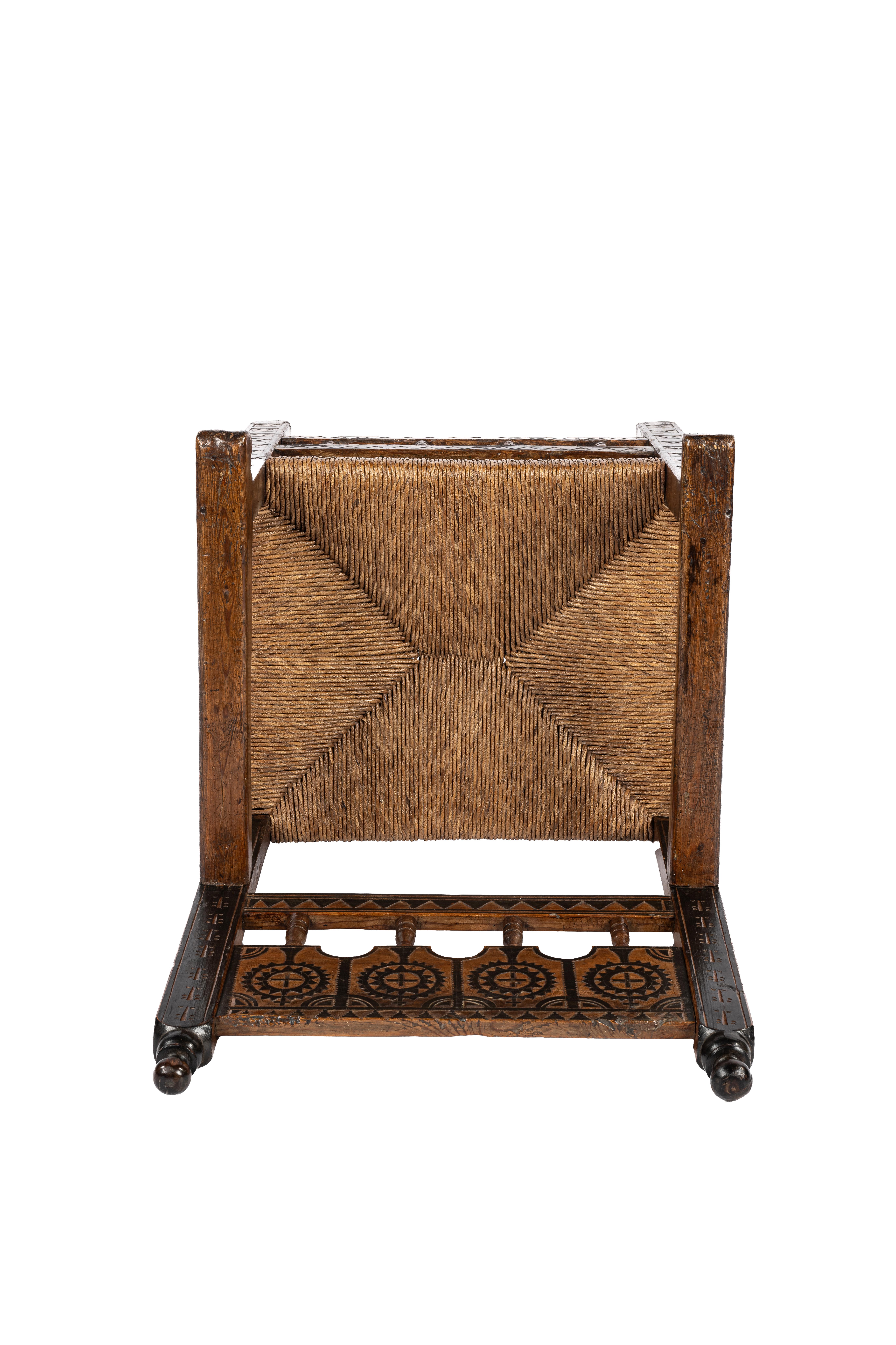 Antique mid 18th Century Large Spanish Pinewood Carved Arm chair or Fauteuil For Sale 2