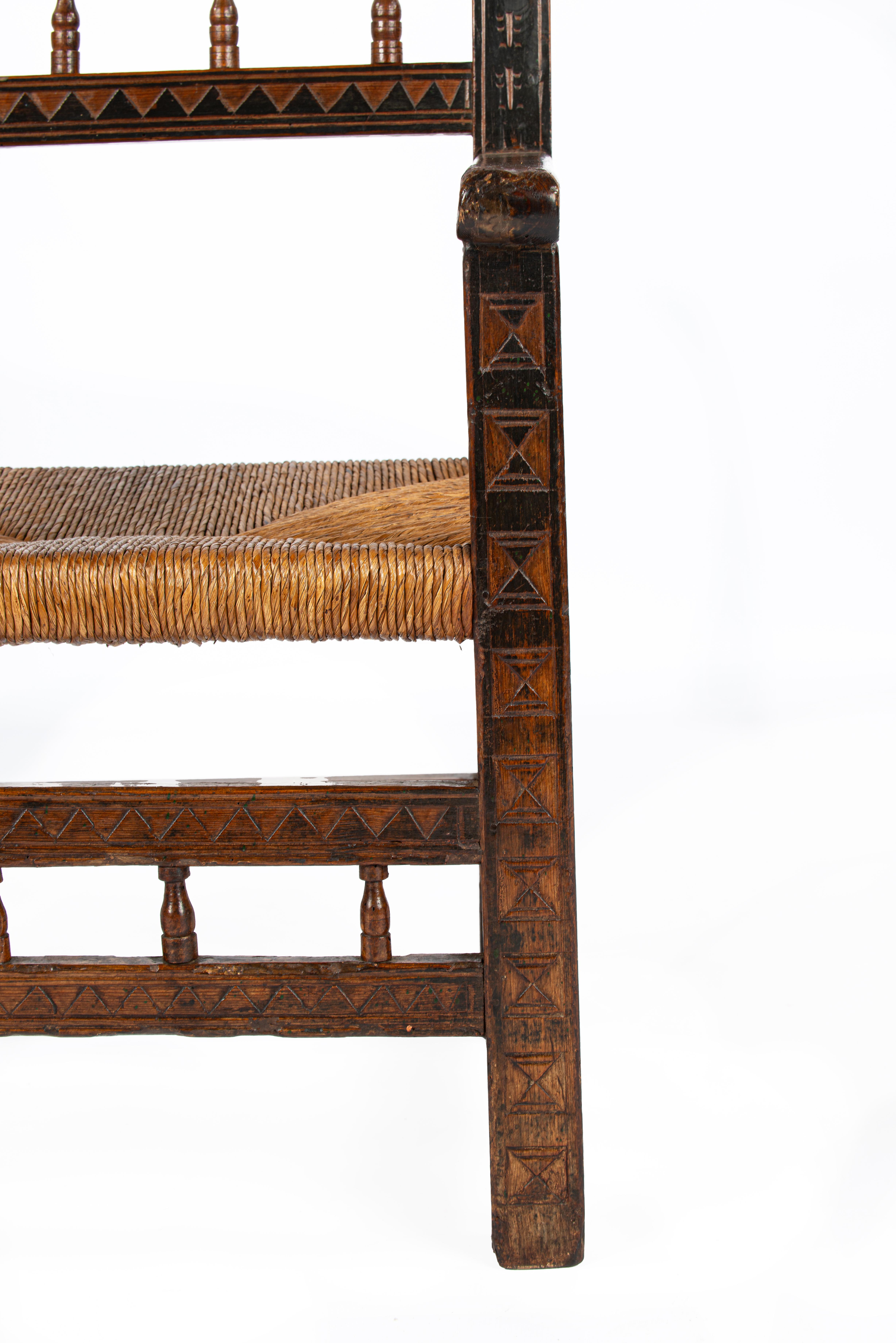 Antique mid 18th Century Large Spanish Pinewood Carved Arm chair or Fauteuil For Sale 3