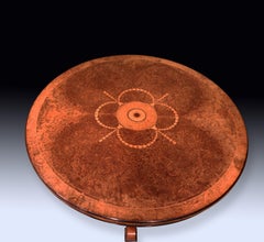 Table basse ancienne en ronce de noyer, datant du milieu du XIXe siècle