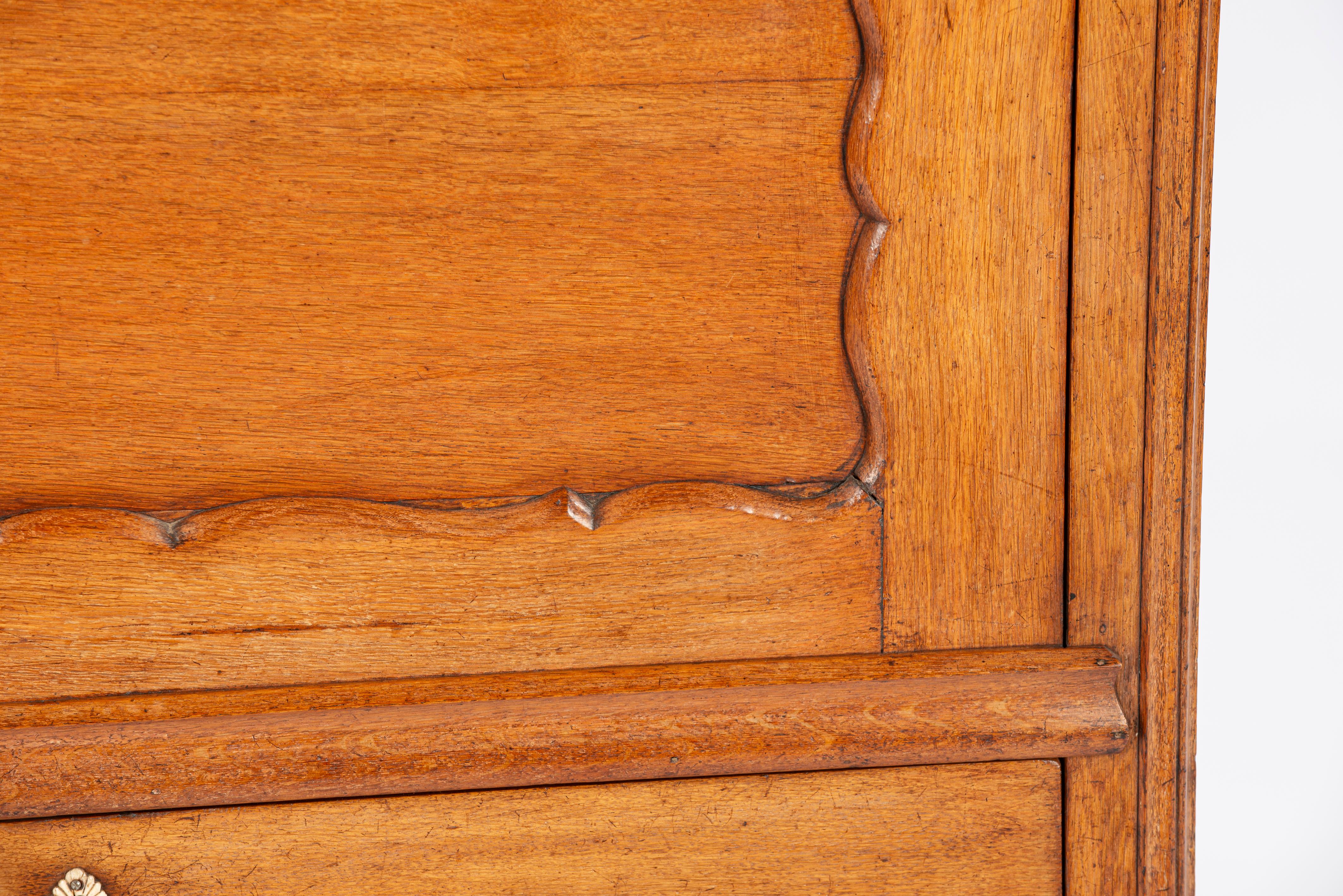 Antique mid 19th century Dutch honey color oak Biedermeier Secretary Desk For Sale 8