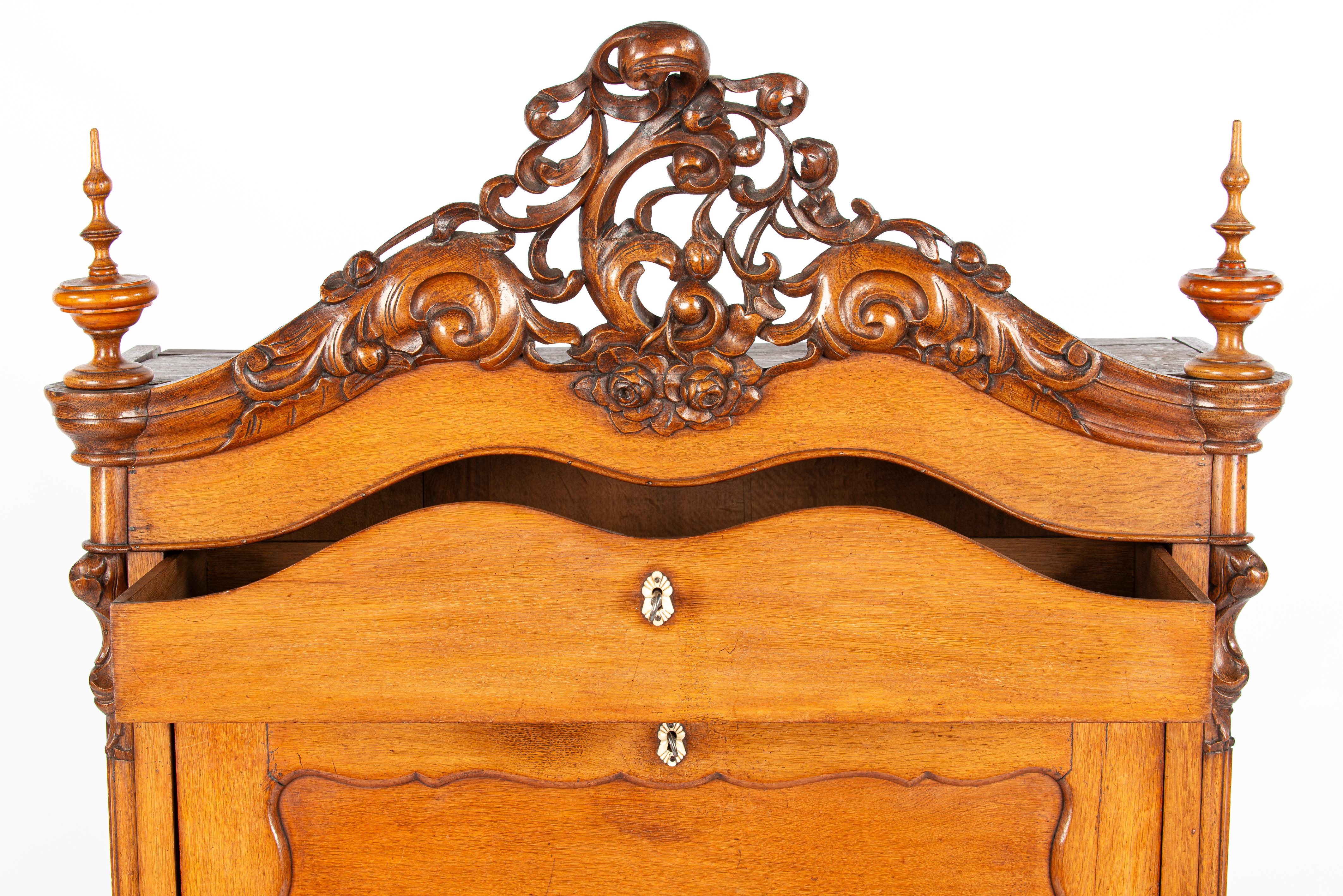 Antique mid 19th century Dutch honey color oak Biedermeier Secretary Desk For Sale 9