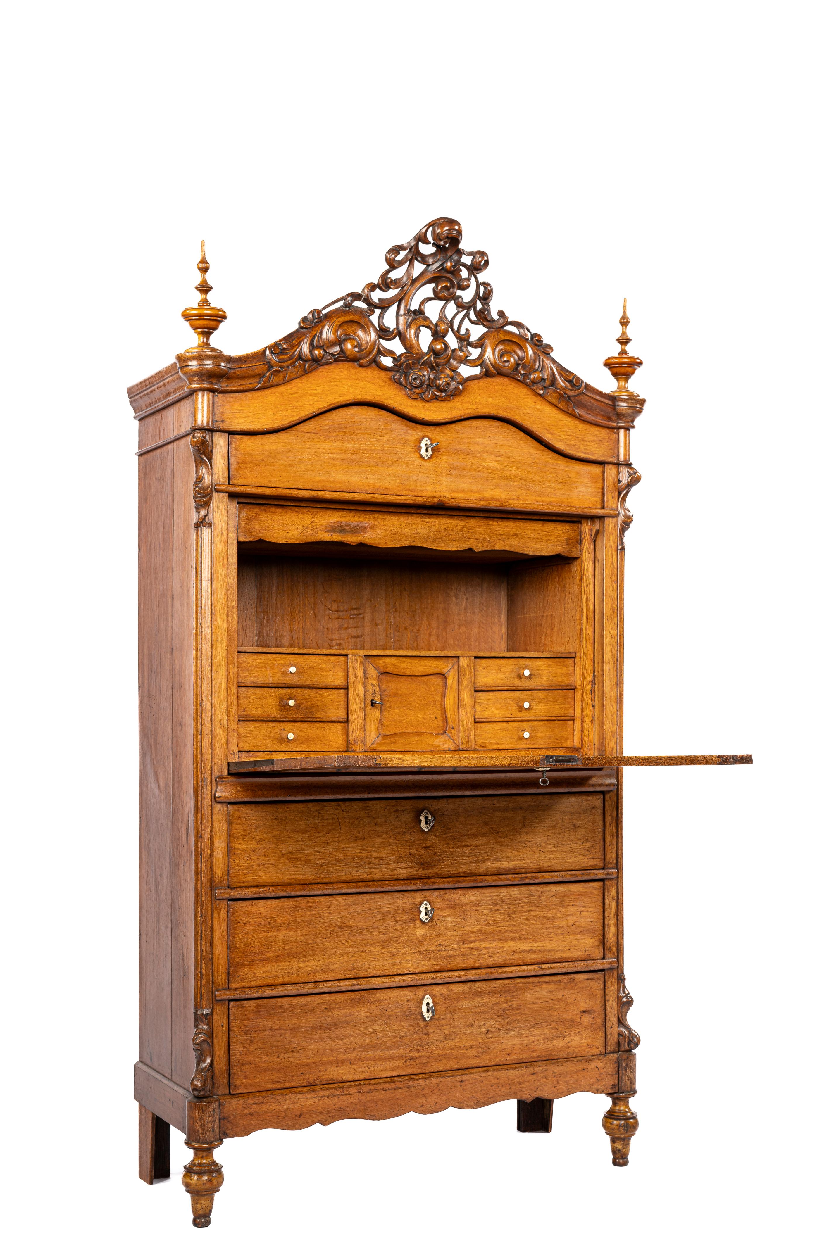 Offered here is a stunning Dutch secretary desk in the Biedermeier style, crafted in the mid-19th century, around 1840. This exquisite piece is made entirely from the finest quality European summer oak, featuring a beautiful, compact grain pattern.