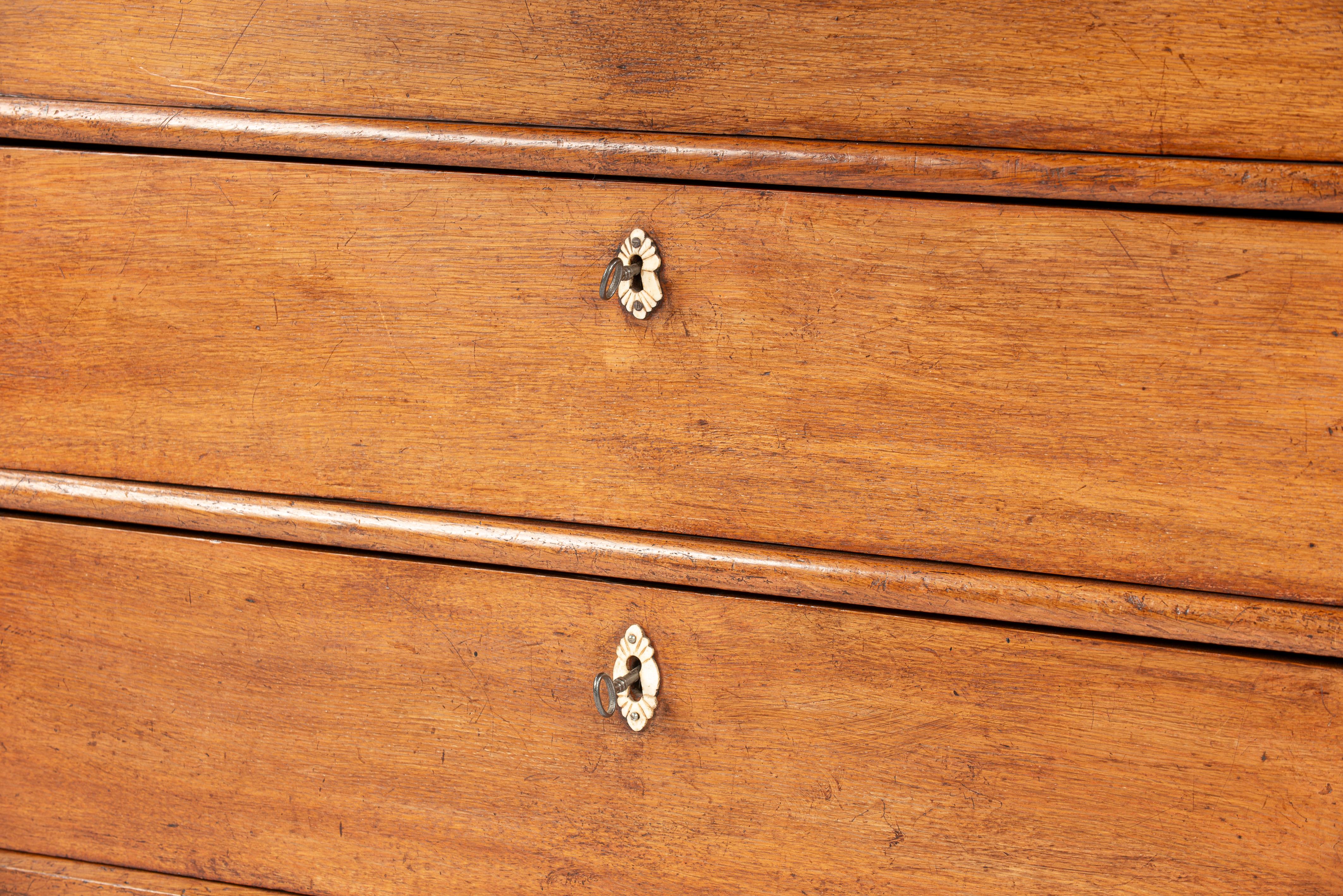 Antique mid 19th century Dutch honey color oak Biedermeier Secretary Desk For Sale 3