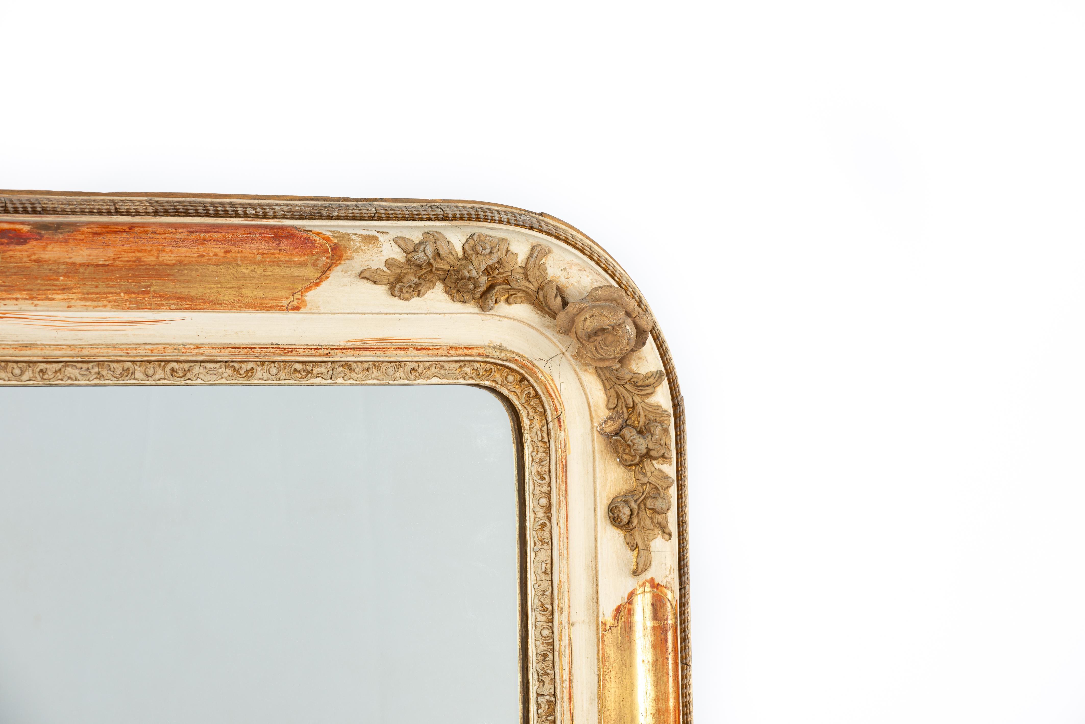 Louis-Philippe  Antique Mid Century Antiques Frech Louis Philippe miroir de cheminée à dorures délavées du milieu du 19ème siècle en vente