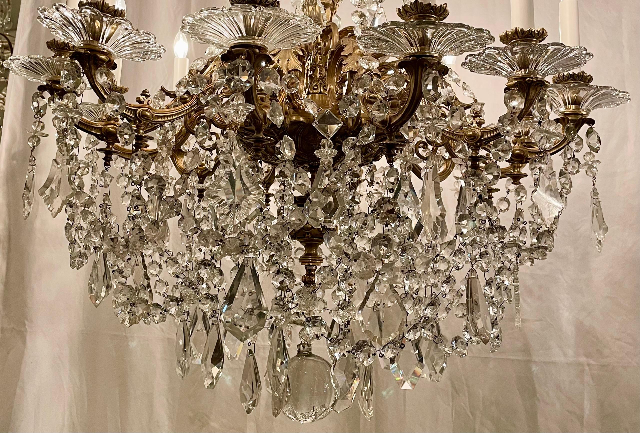 Antico lampadario francese di metà Ottocento in cristallo Baccarat e bronzo dorato In condizioni buone in vendita a New Orleans, LA