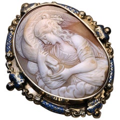 Antique Mid-19th Century French Shell Cameo Gold Brooch