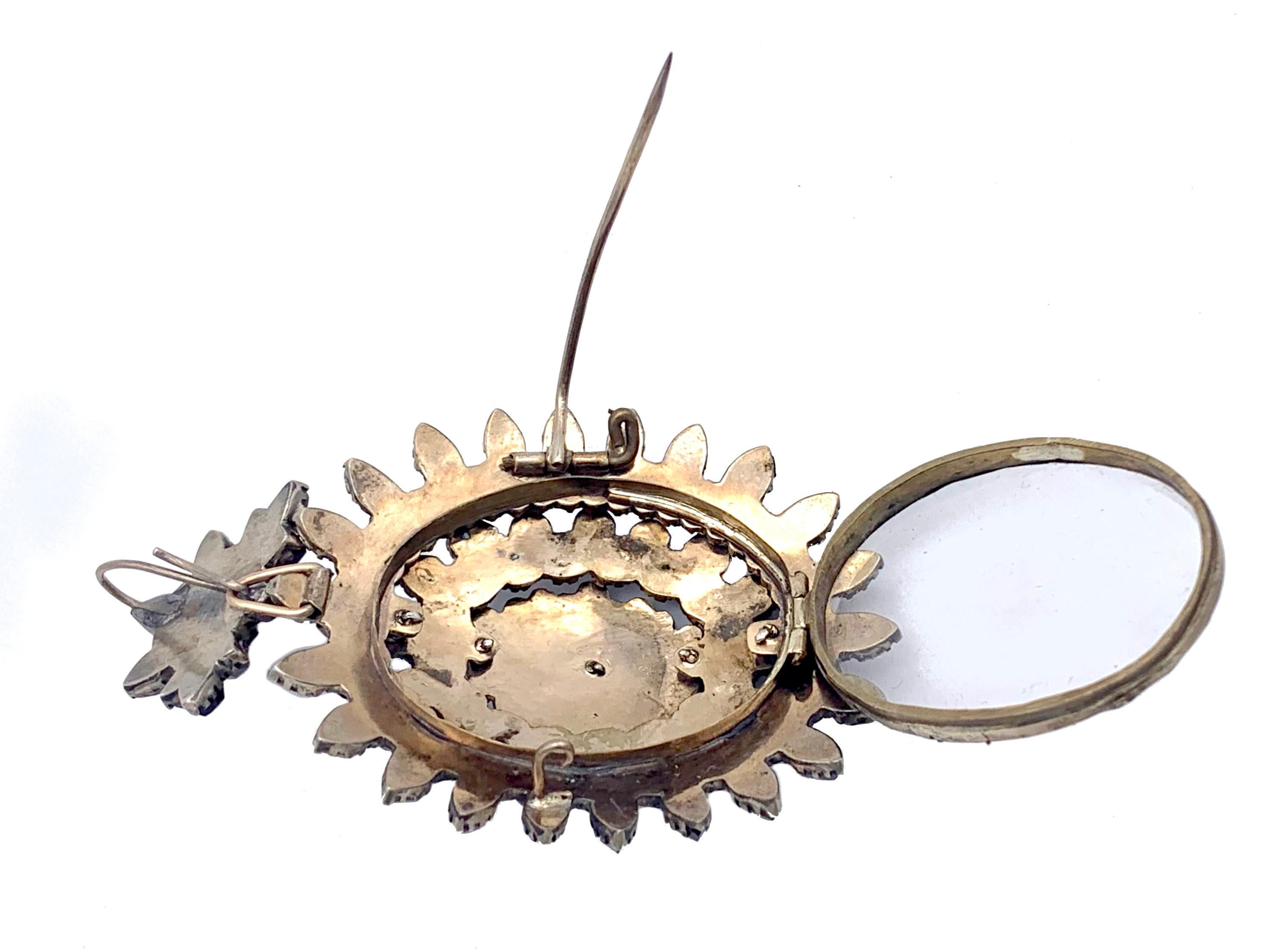 Antique Mid 19th Century Garnet Locket Pendant Silver Gilt Glass In Good Condition For Sale In Munich, Bavaria