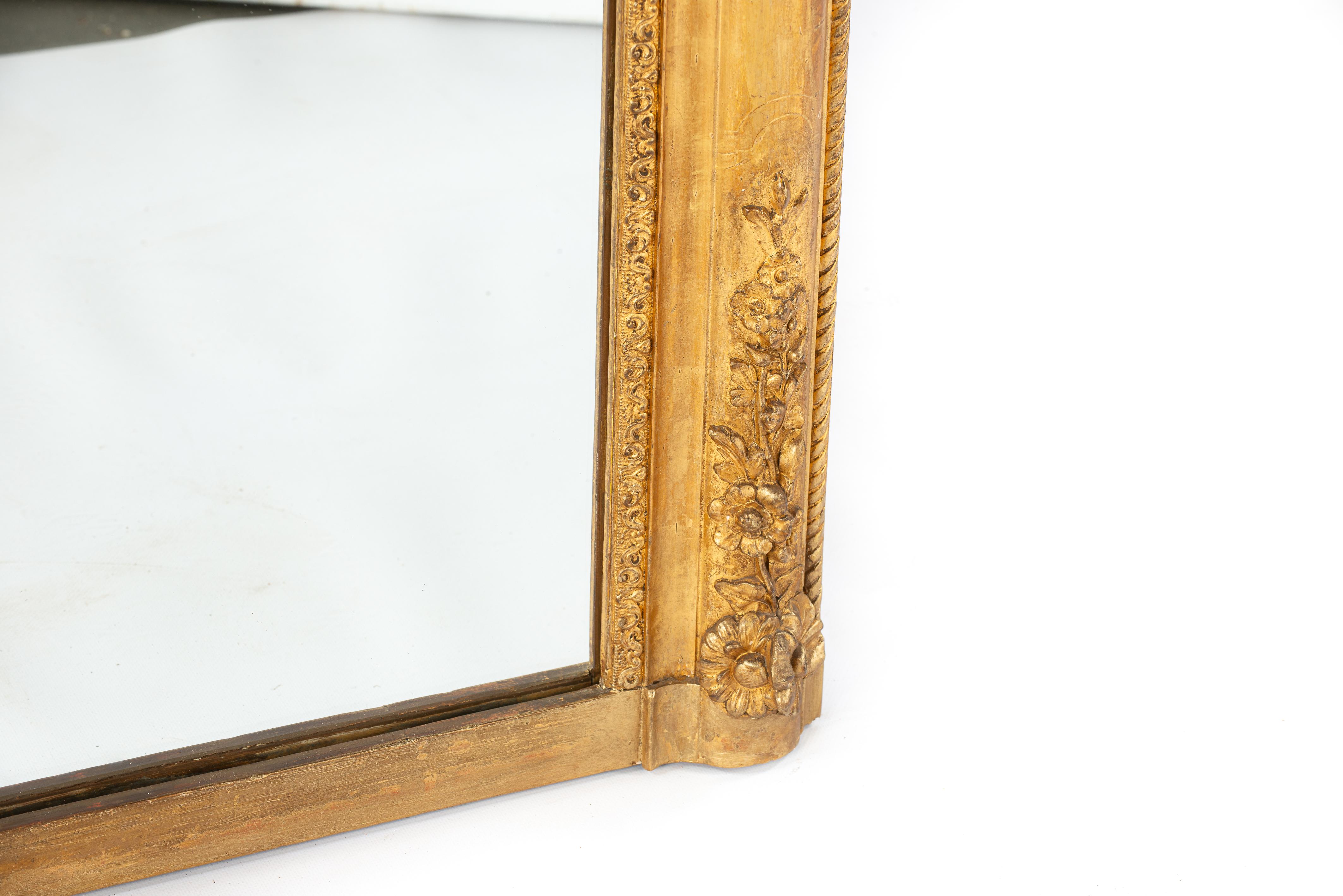  Antique mid 19th century Gold leaf gilt French Louis Philippe floral Mirror In Good Condition For Sale In Casteren, NL