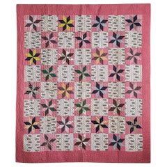 Mid Century Antiques Trapunta patchwork fatta a mano "Cross Roads" con motivi rosa