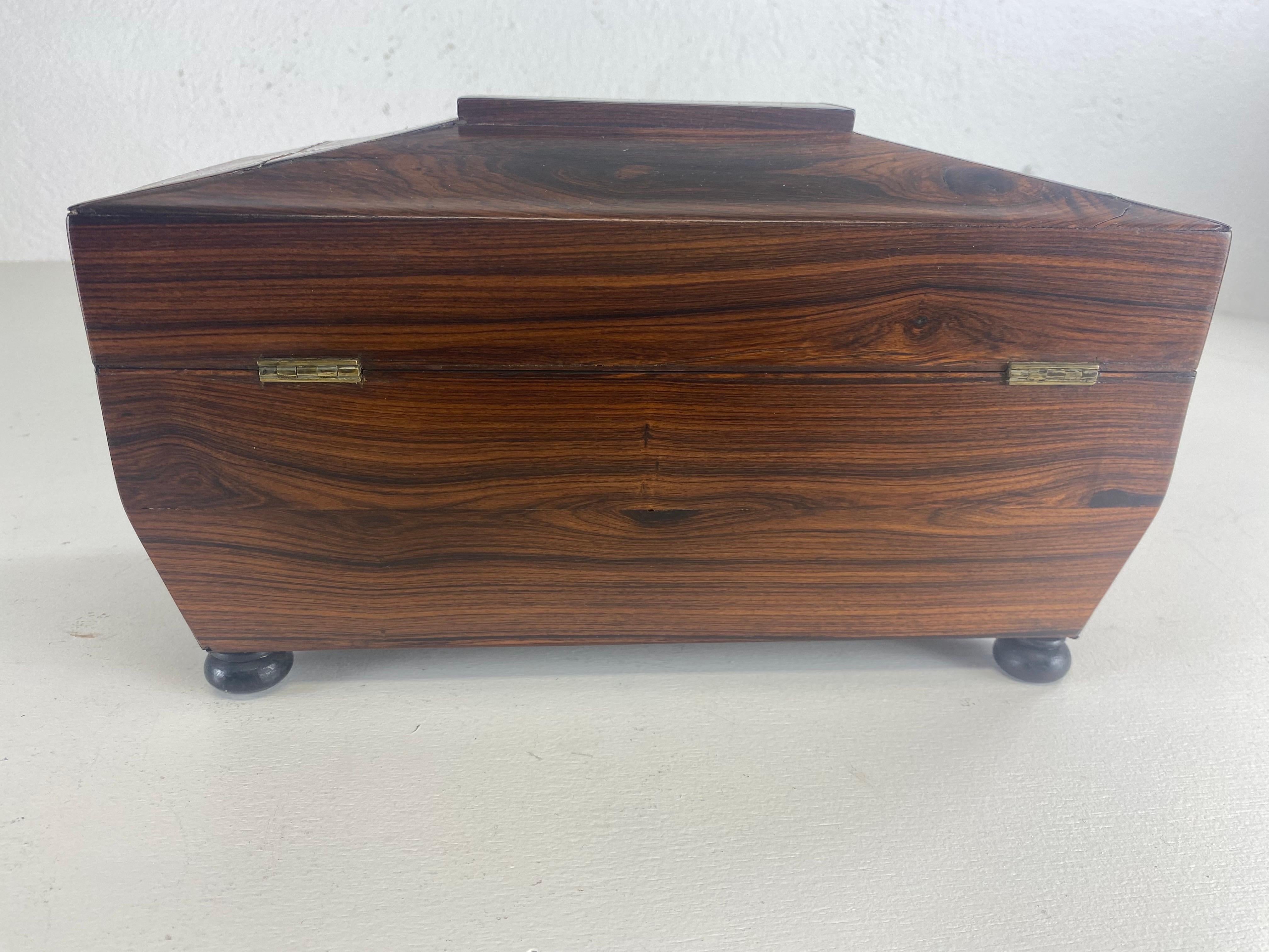 XIXe siècle Ancienne boîte à thé en bois de rose du Mid Century Antiques en vente