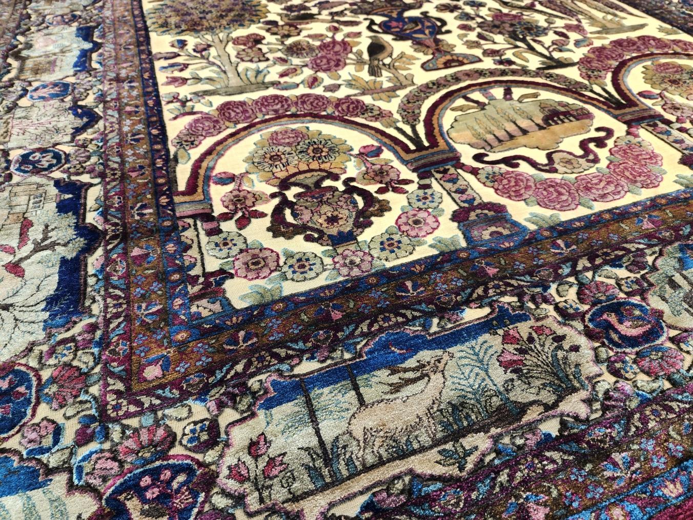 Antiker Souf Kashan Persischer Seiden-Goldfaden-Teppich mit 3D-prägung aus der Mitte des 19. Jahrhunderts  im Angebot 1