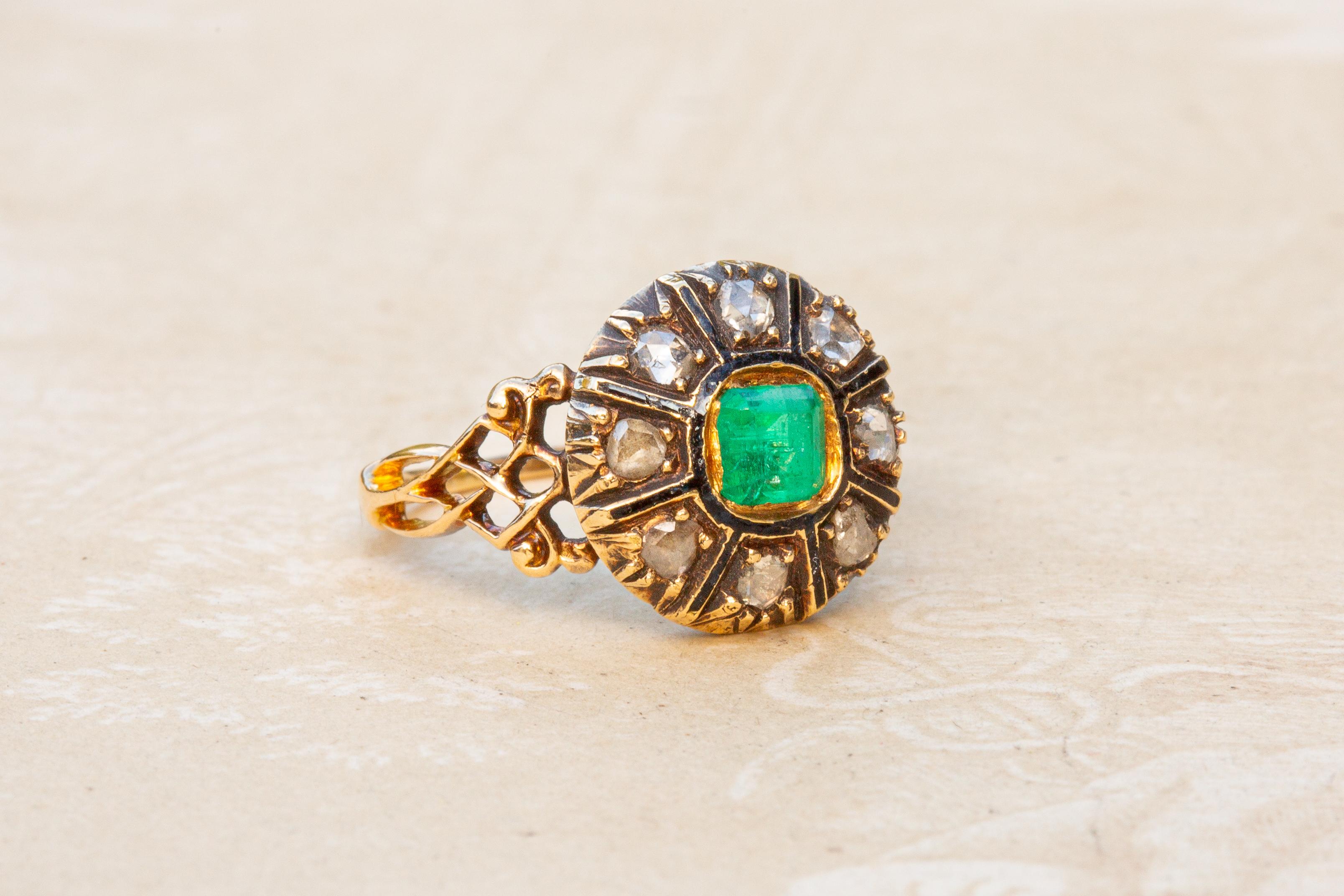 Antique Mid-19th Century Step Cut Emerald and Rose Cut Diamond Enamelled Cluster For Sale 2