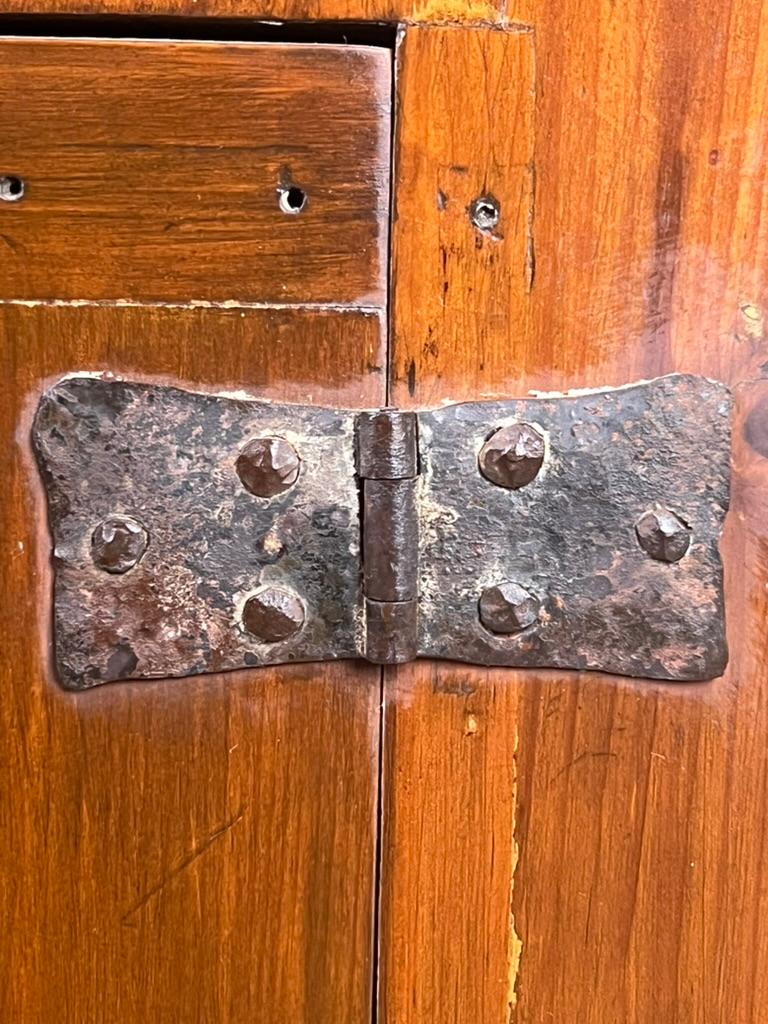 Antiker Mid Atlantic Country Kieferschrank c. Anfang 19. Jahrhundert im Angebot 3