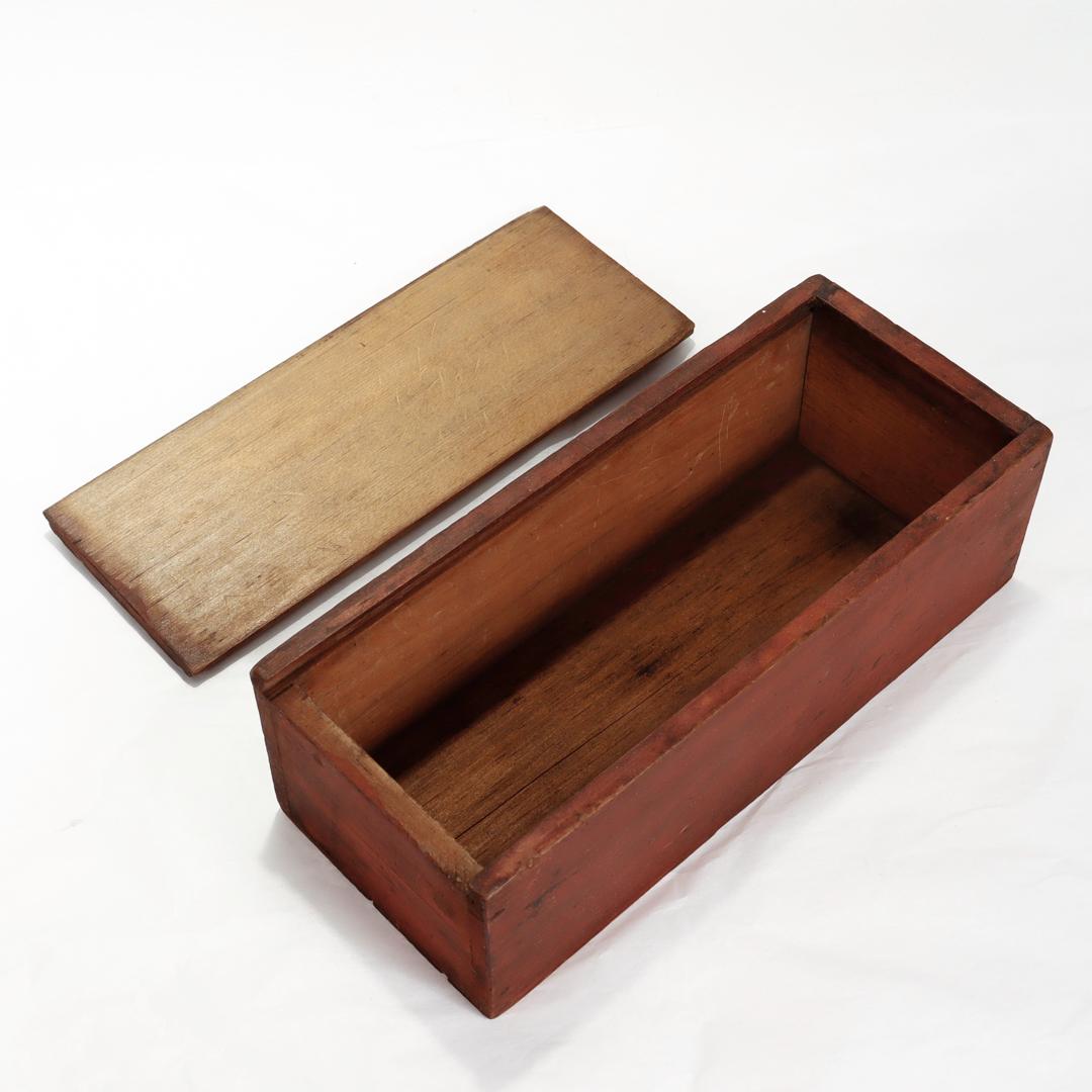 Antique Mid-Atlantic States Folky Slide Lid Candle Box with an Original Red Wash In Good Condition For Sale In Philadelphia, PA