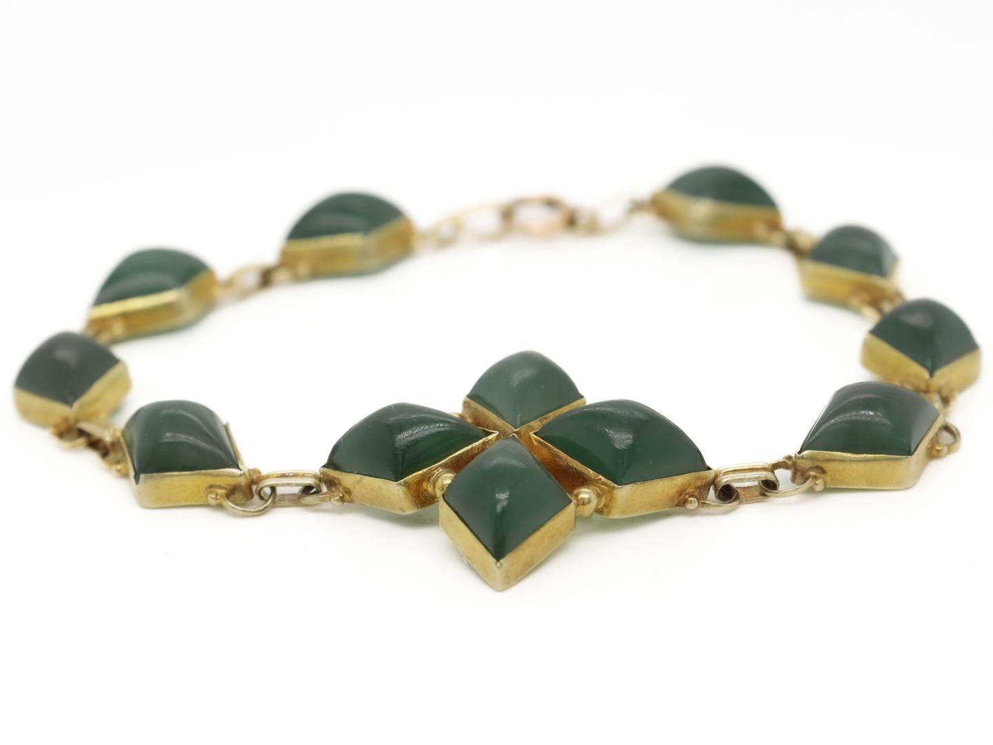 Antique Mid-Century 14k Gold & Green Jade Bracelet For Sale 5