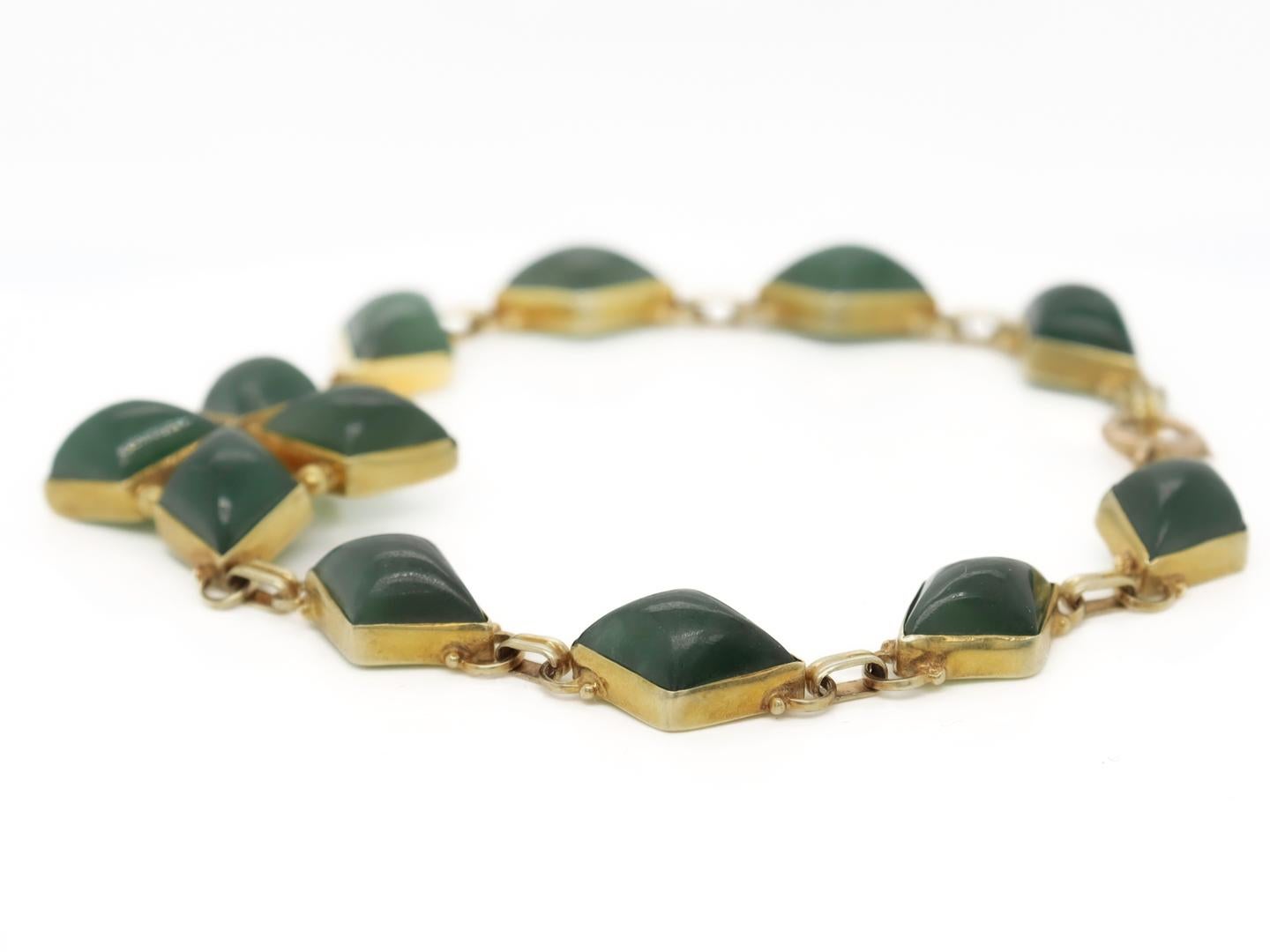 Antique Mid-Century 14k Gold & Green Jade Bracelet For Sale 6