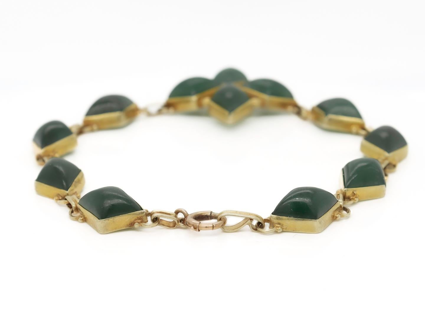 Antique Mid-Century 14k Gold & Green Jade Bracelet For Sale 7