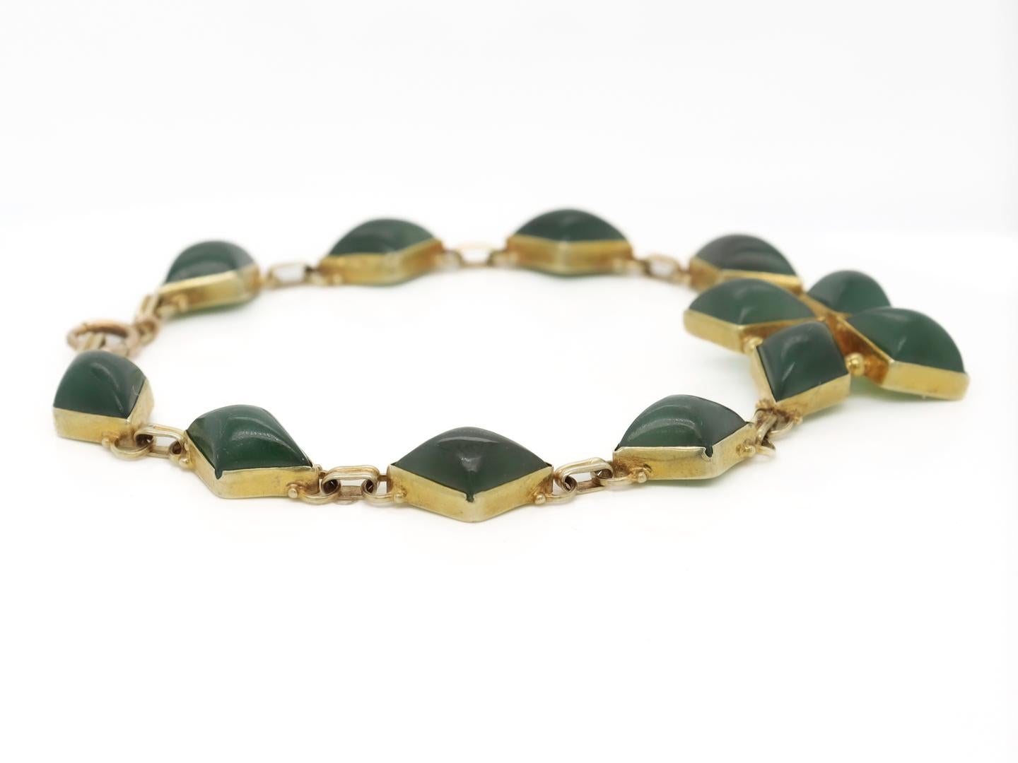 Antique Mid-Century 14k Gold & Green Jade Bracelet For Sale 8