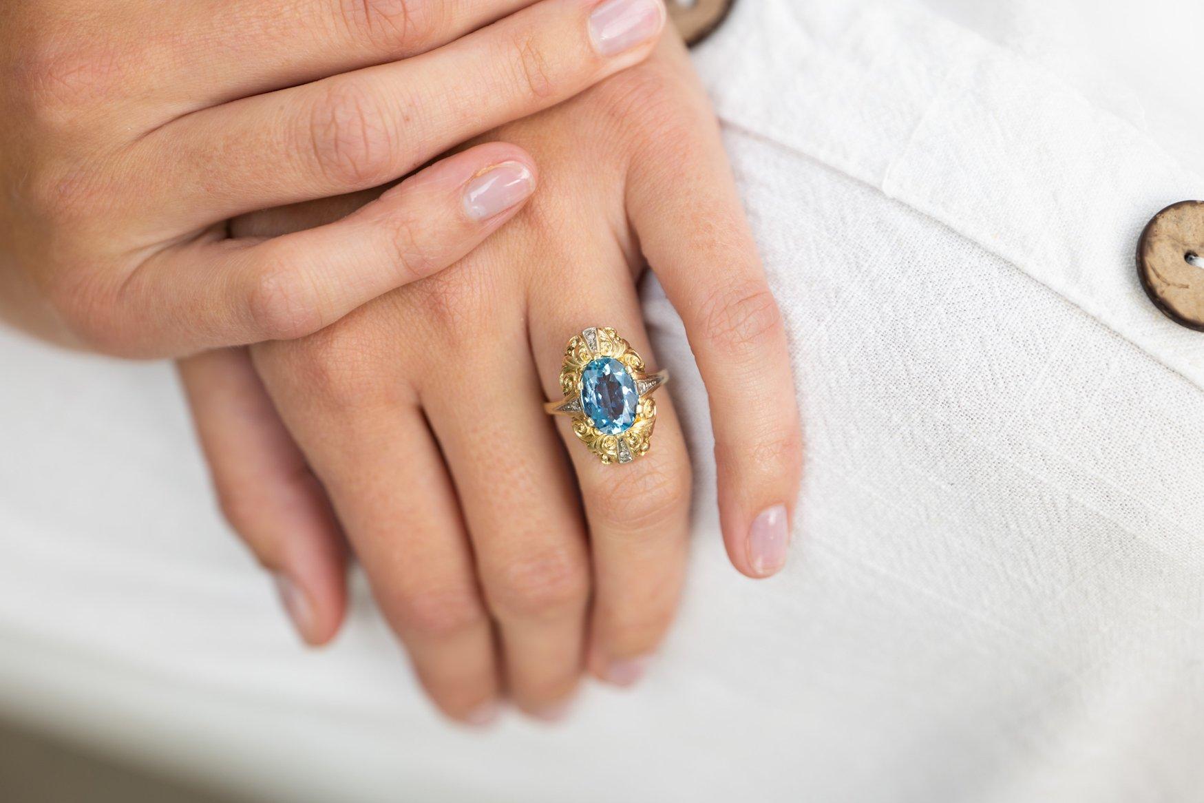 Women's Antique, Midcentury, 1930s, 14 Carat Gold, Aquamarine and Diamond Ring For Sale