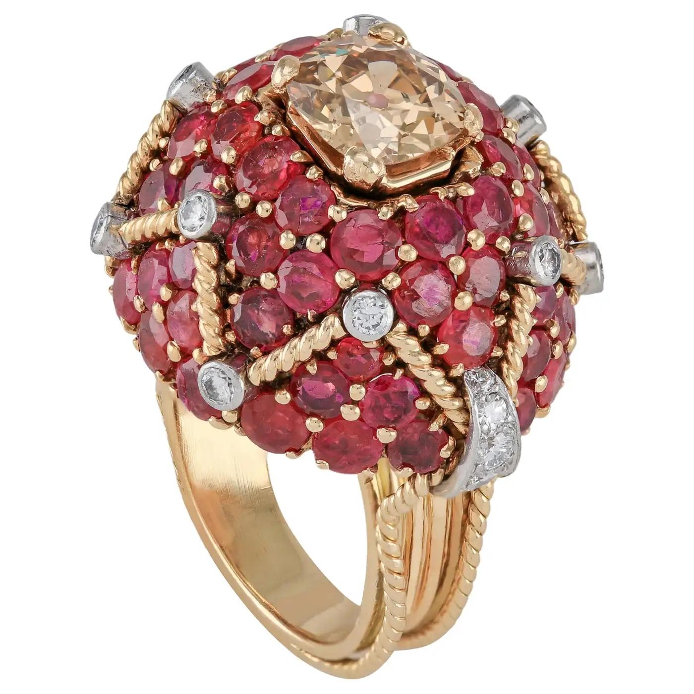 Anello antico Mid Century Bombé con diamanti e rubini marrone-giallo da 1,91 carati in vendita 1