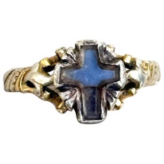 Bague ancienne du milieu du XVIIIe siècle, en quartz fumé sculpté en forme de croix, argent et argent doré