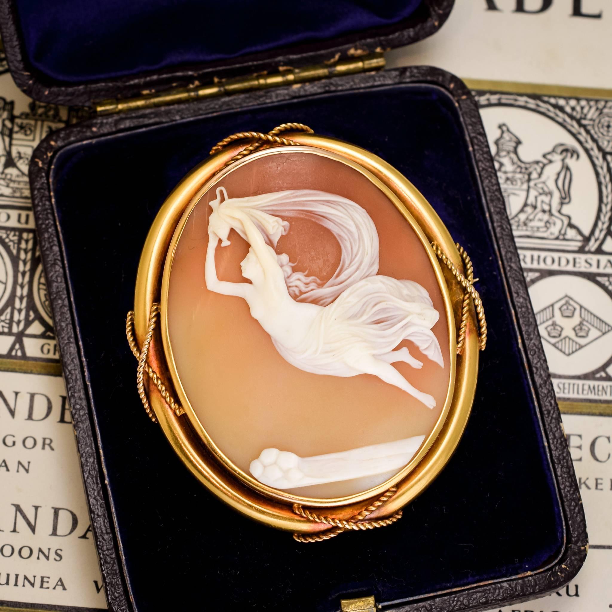 Antique Mid-Victorian Iris Shell Cameo Brooch 3