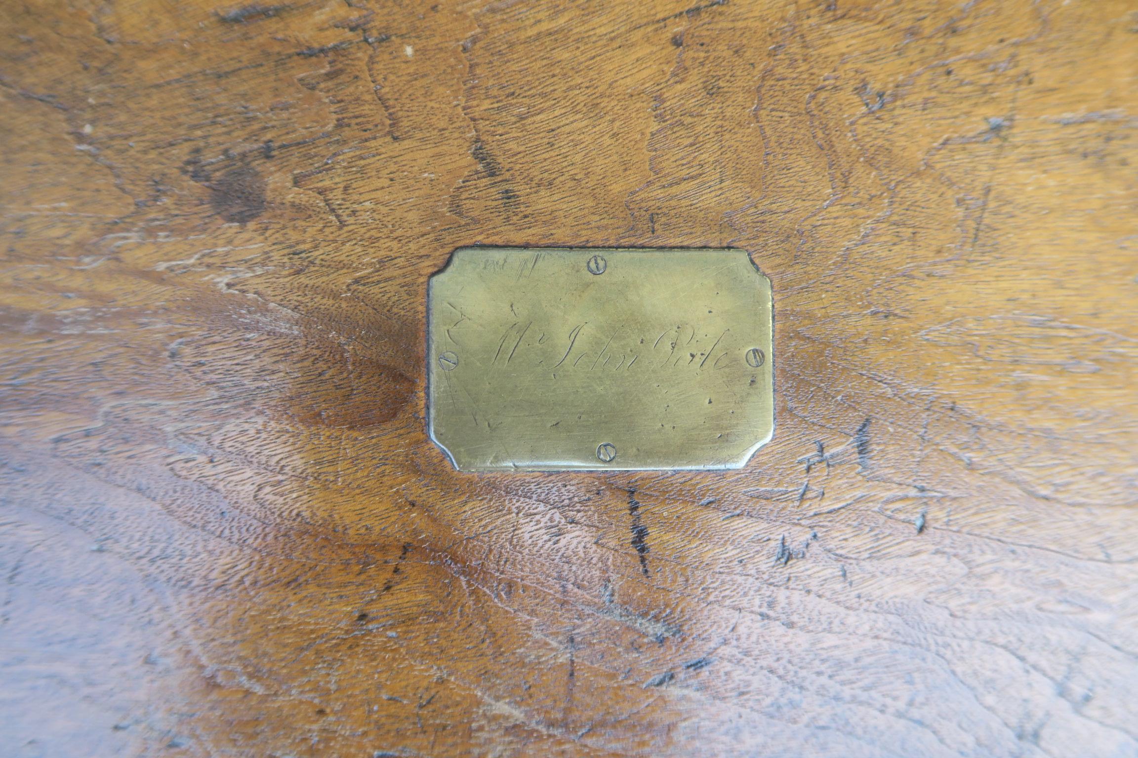 baúl militar antiguo de madera de alcanfor maciza de mediados de la época victoriana Británico en venta
