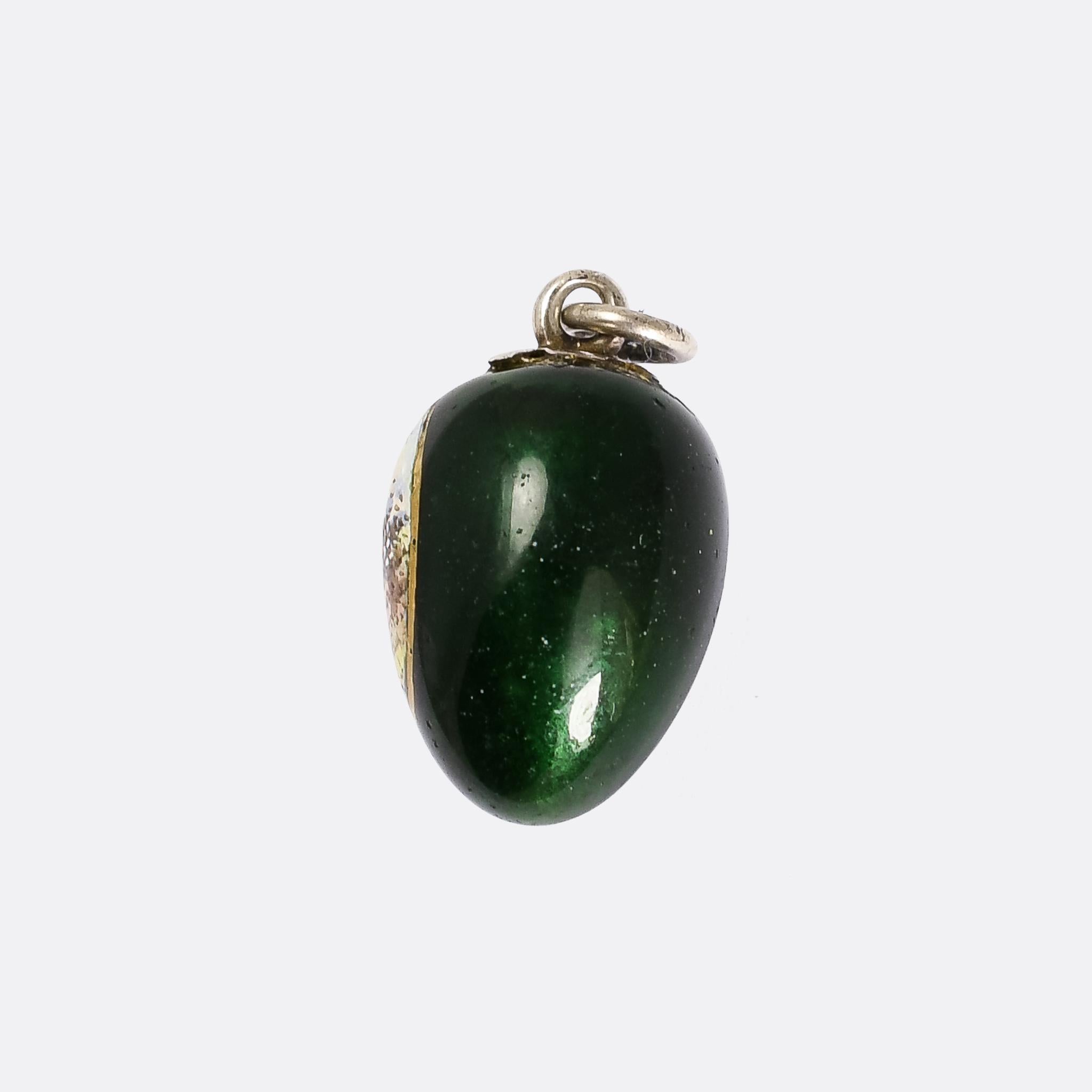 Antique Mid-Victorian Swiss Enamelled Egg Pendant In Good Condition For Sale In Sale, Cheshire