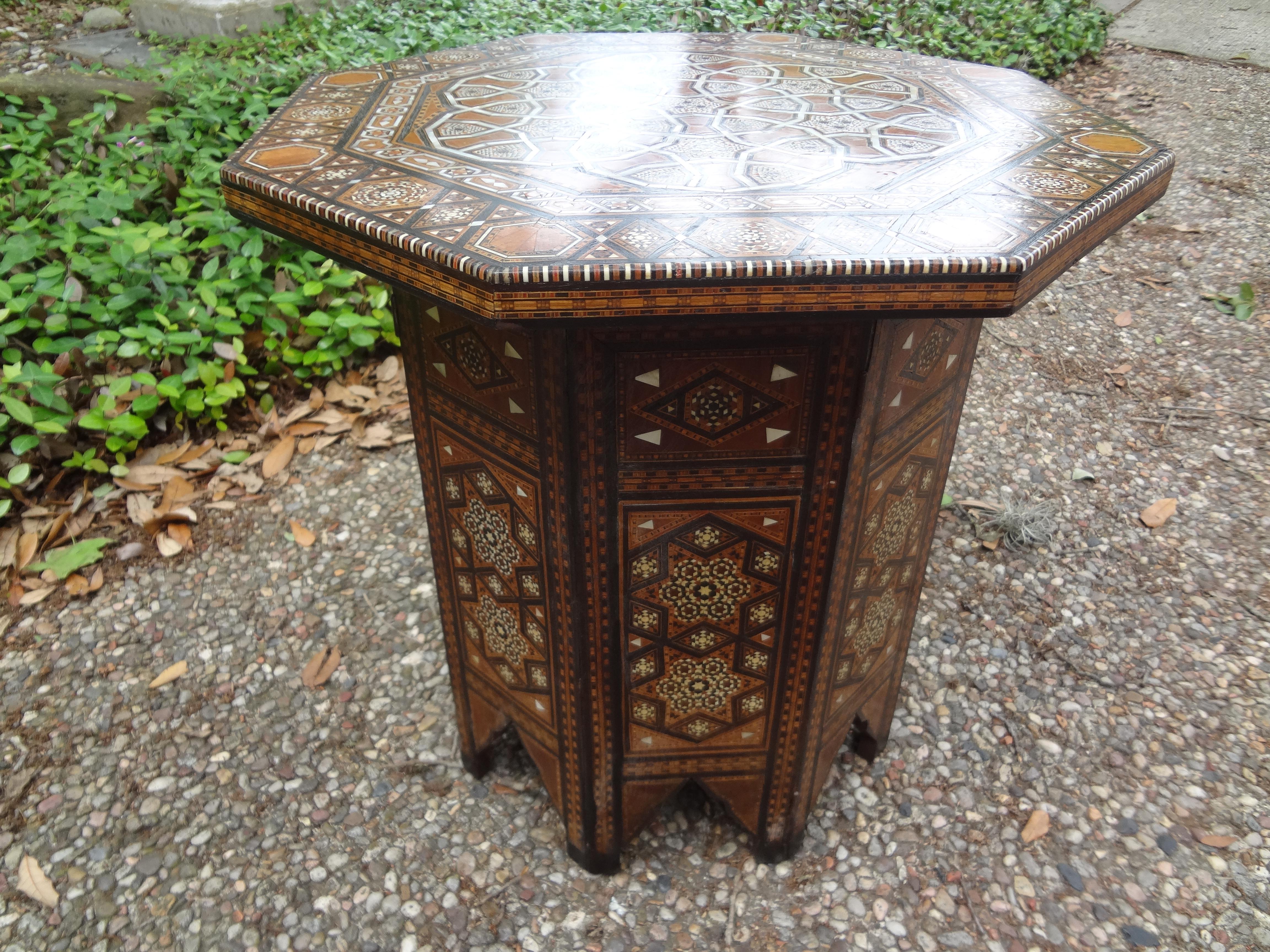 Antique Middle Eastern Arabesque Style Mother of Pearl Inlaid Table In Good Condition In Houston, TX
