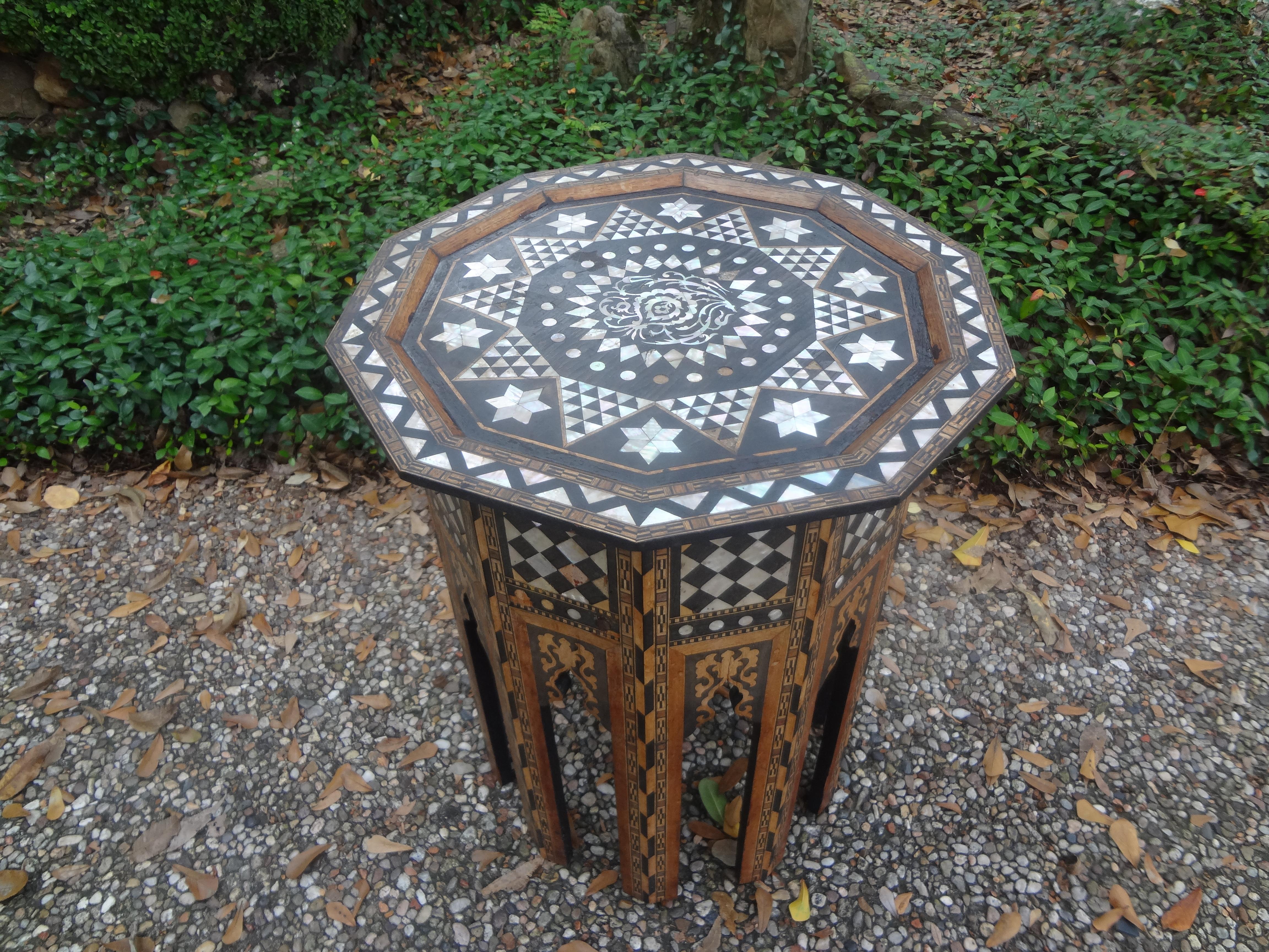 Antique Middle Eastern Arabesque Style Mother of Pearl Inlaid Table For Sale 2