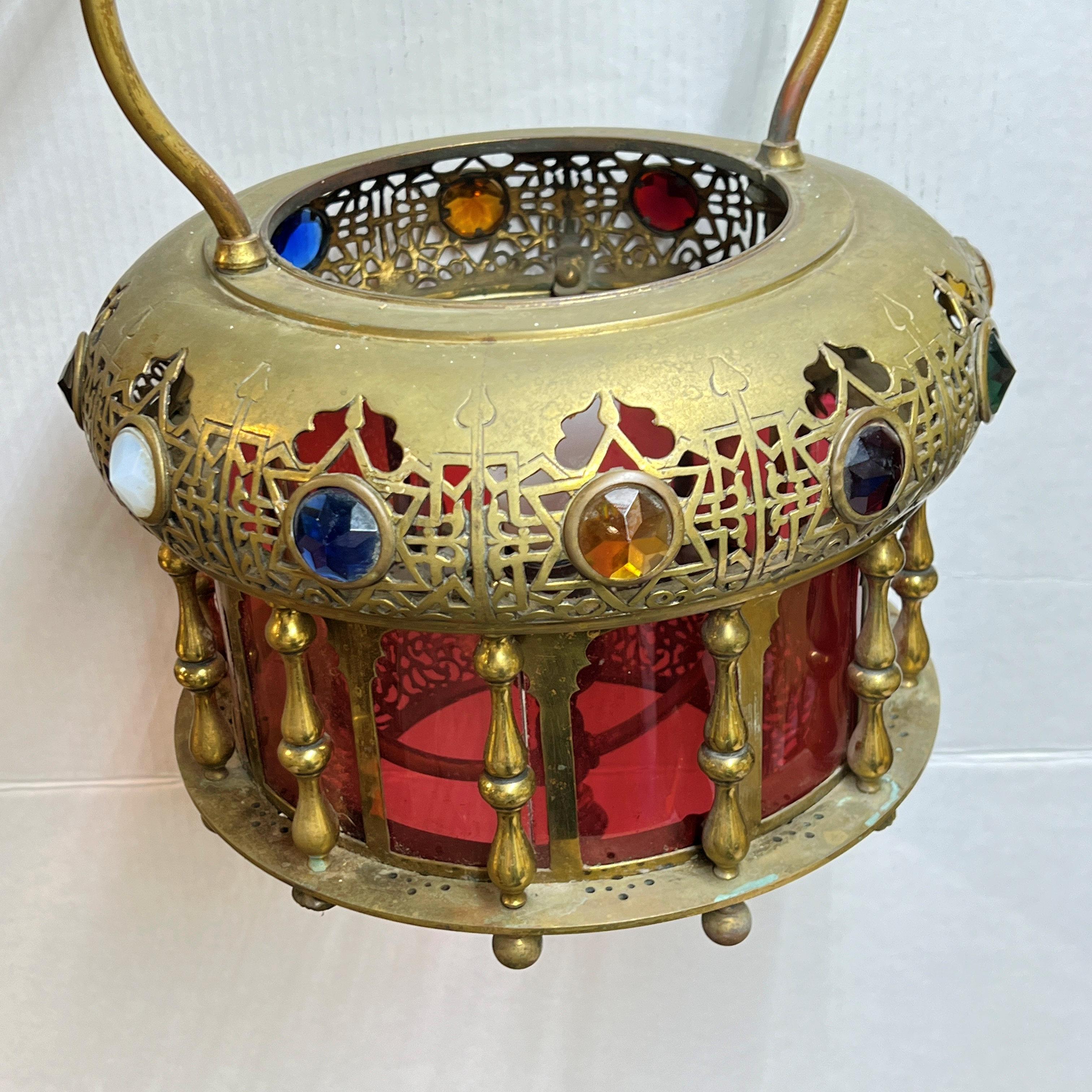 Lanterne ancienne du Moyen-Orient en bronze et verre en vente 4