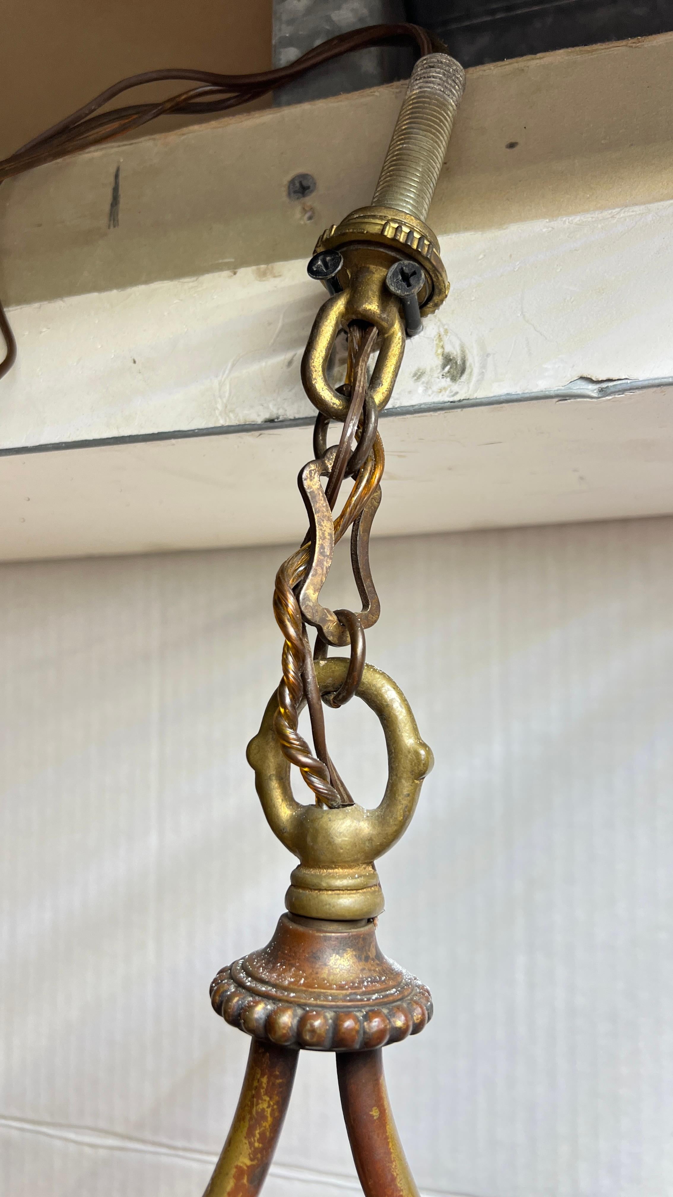 Lanterne ancienne du Moyen-Orient en bronze et verre en vente 7
