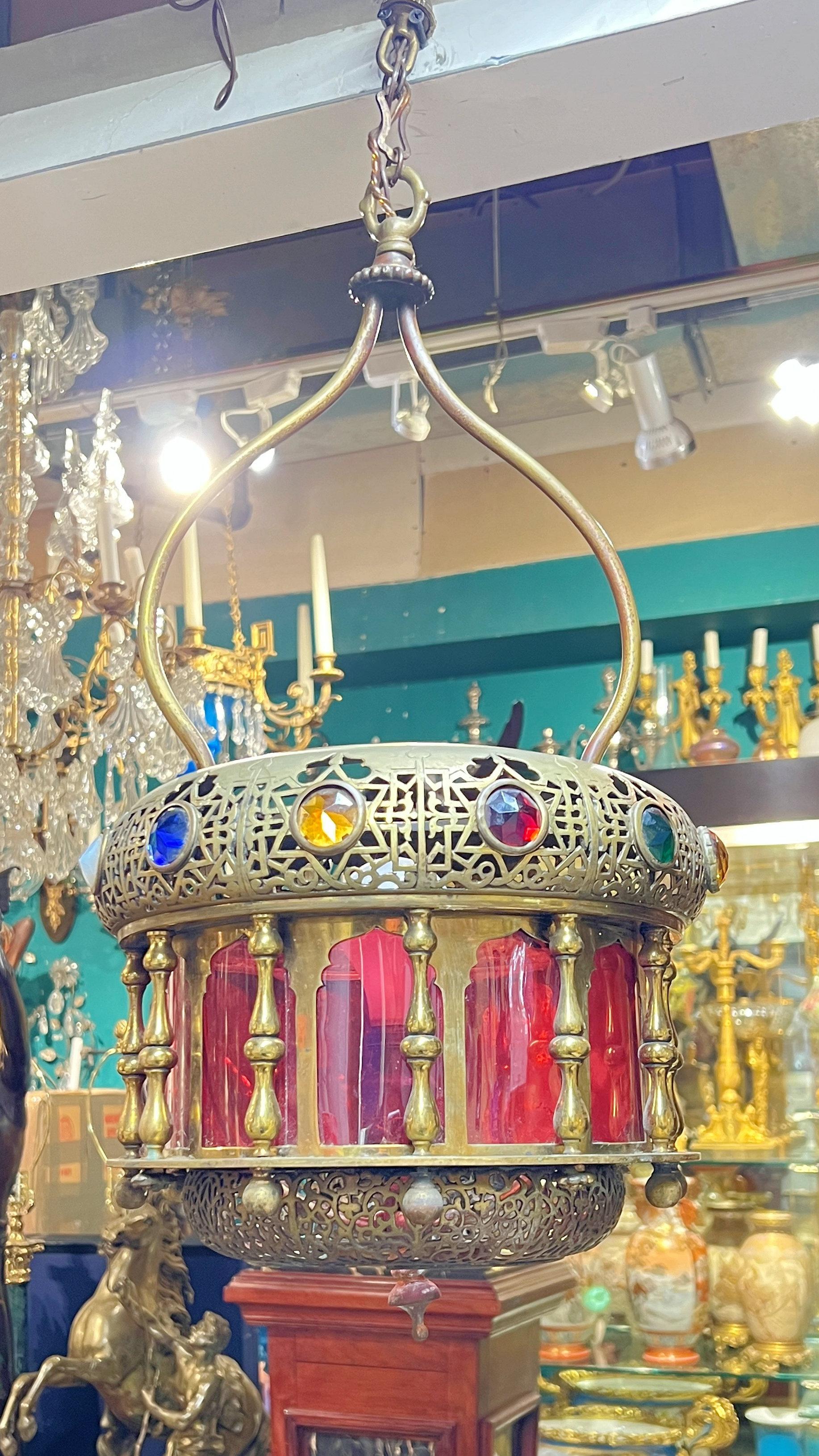 Lanterne ancienne du Moyen-Orient en bronze et verre en vente 8
