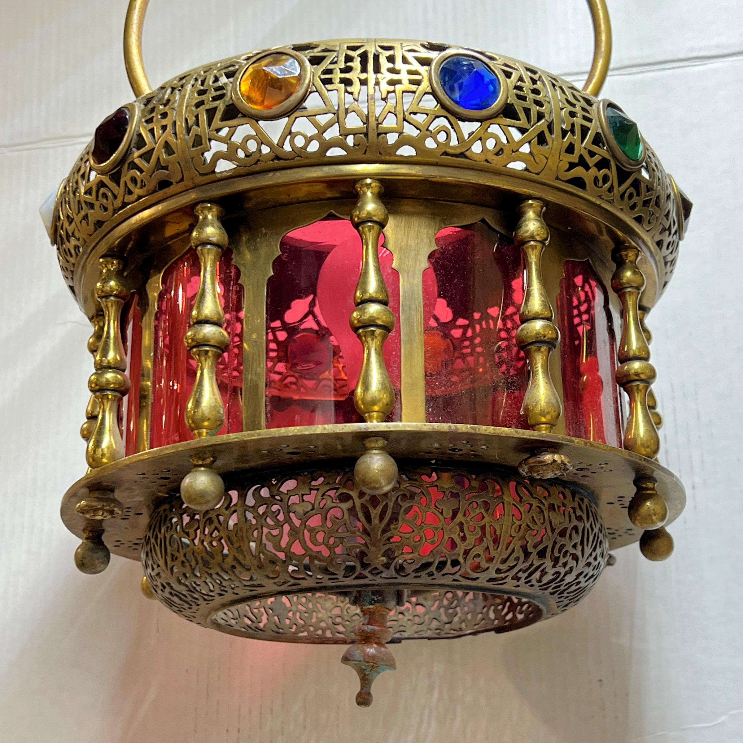 Laiton Lanterne ancienne du Moyen-Orient en bronze et verre en vente
