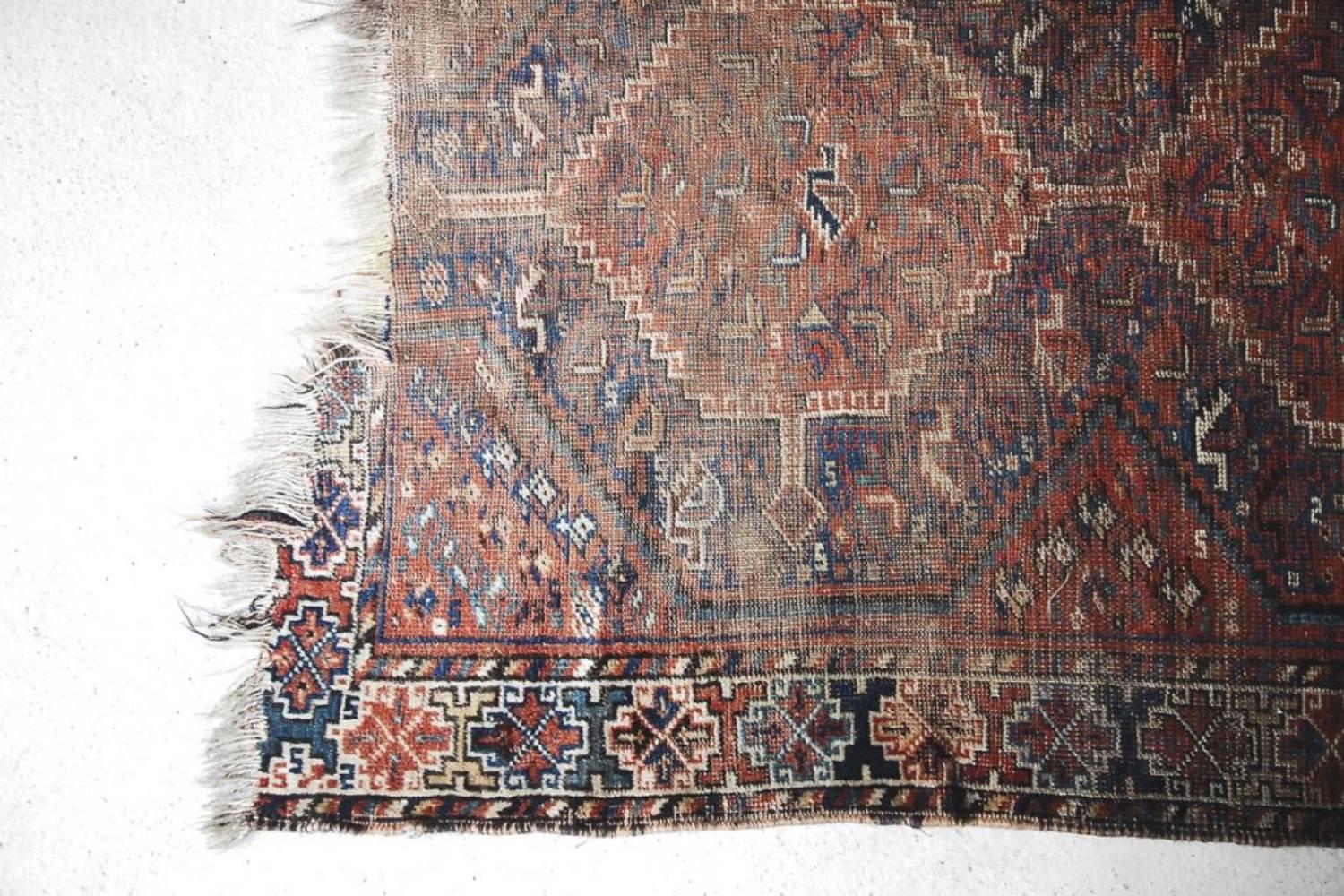 Ancien tapis Shiraz tissé à la main au Moyen-Orient, années 1850 en vente 6