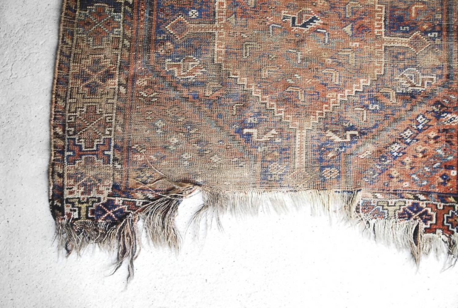 Ancien tapis Shiraz tissé à la main au Moyen-Orient, années 1850 en vente 8