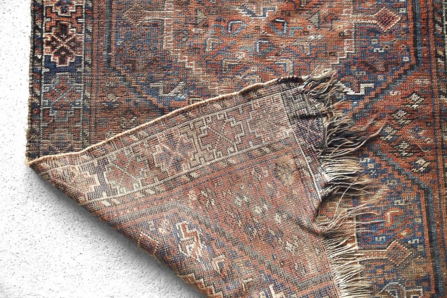 Ancien tapis Shiraz tissé à la main au Moyen-Orient, années 1850 en vente 9