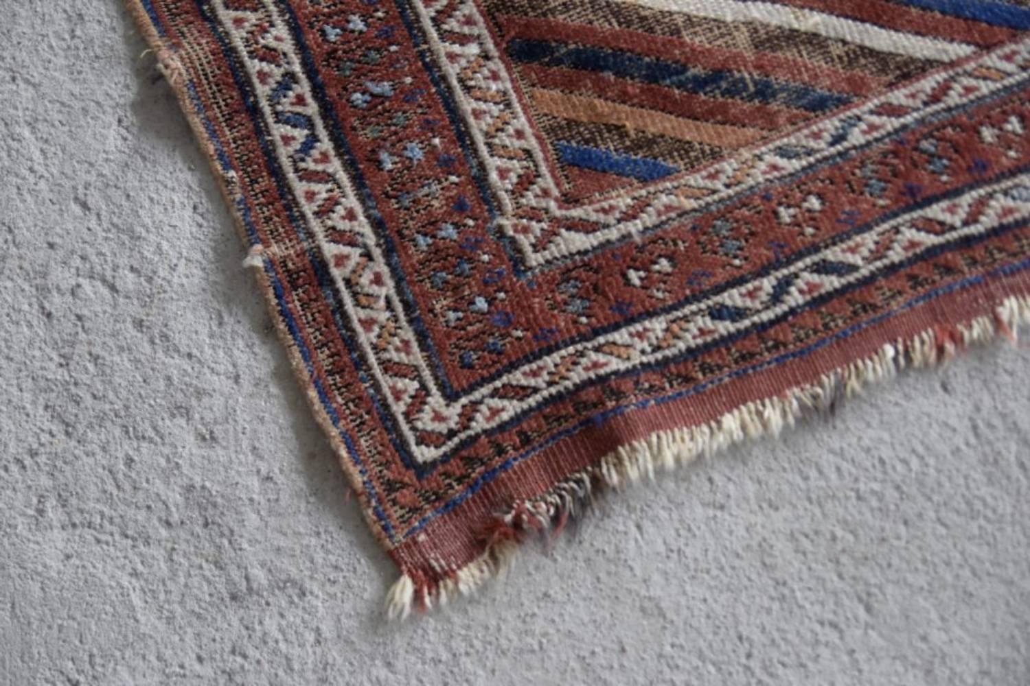 Ancien tapis Shiraz tissé à la main au Moyen-Orient, années 1890 en vente 7