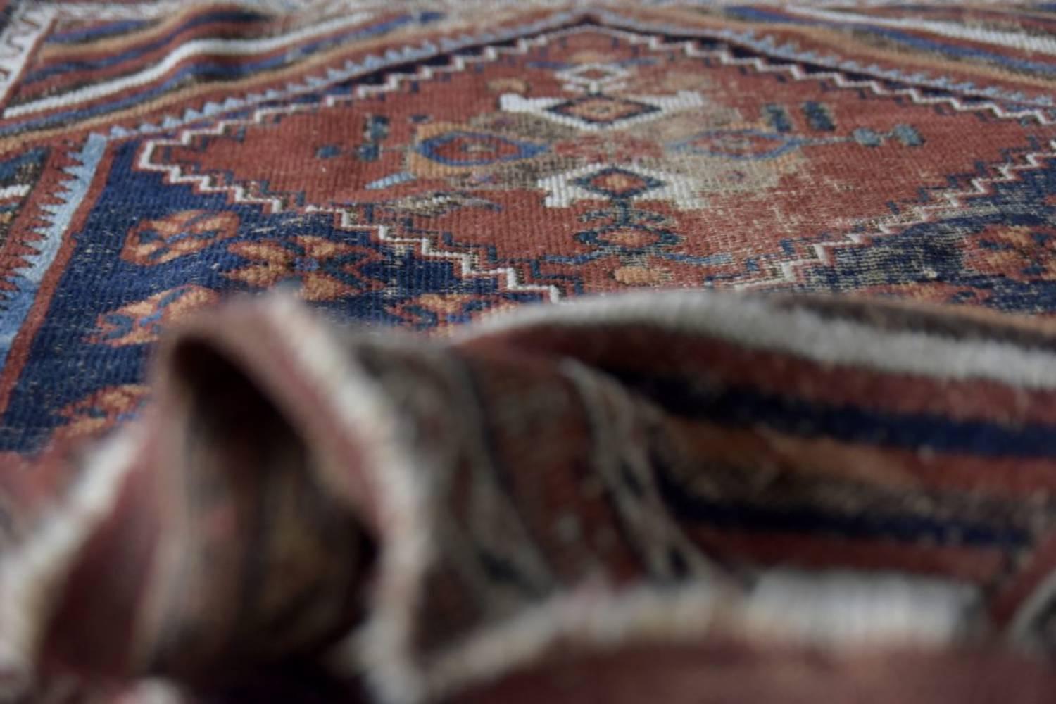 Perse Ancien tapis Shiraz tissé à la main au Moyen-Orient, années 1890 en vente