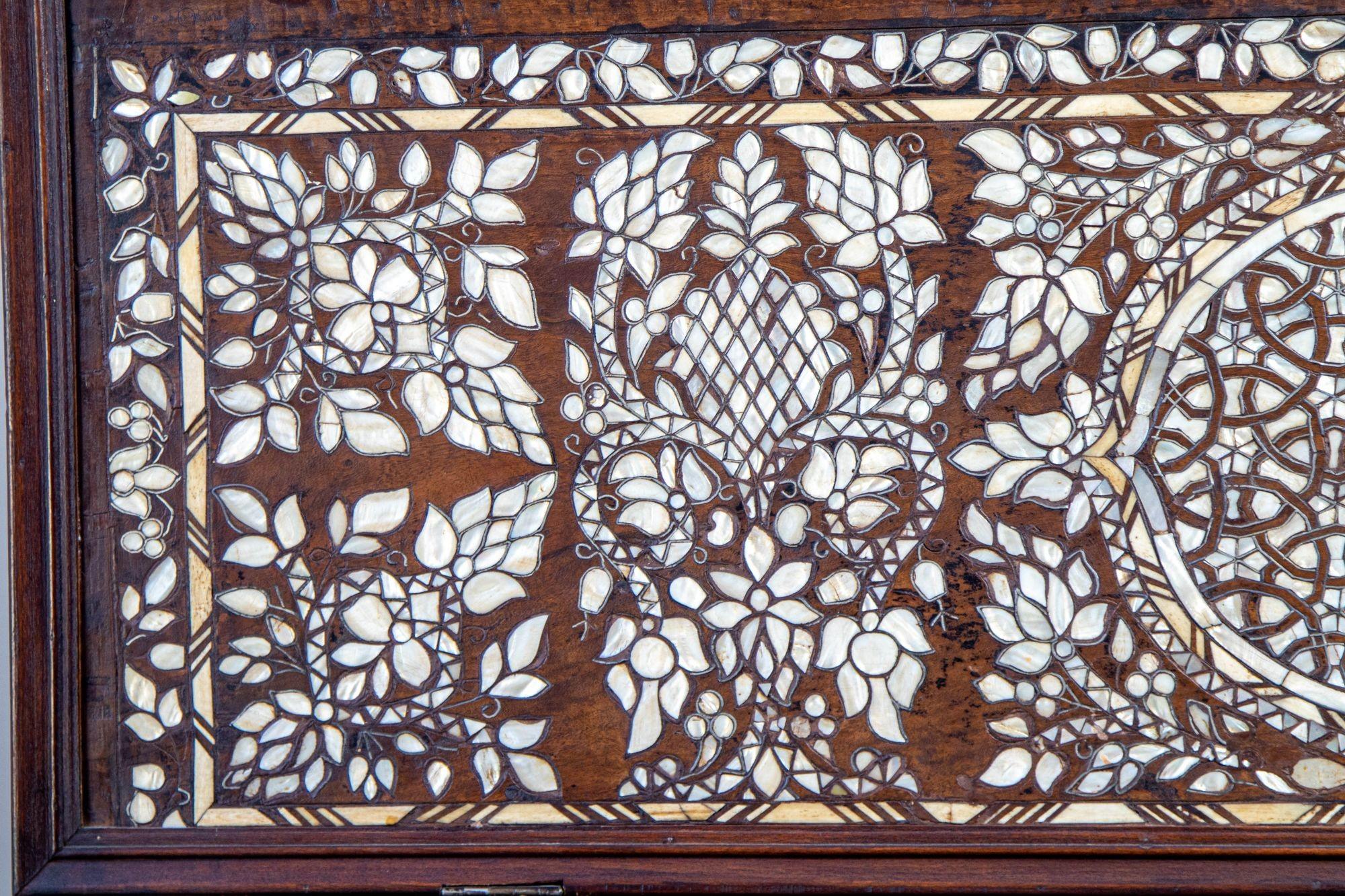 Moresco Antique Middle Eastern Mother of Pearl Inlay Dowry Trunk 19th C. in vendita