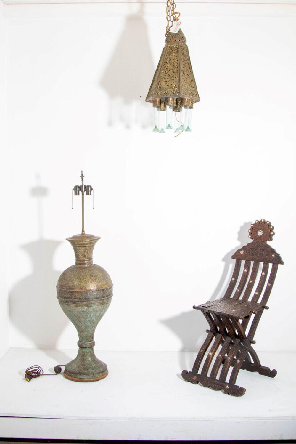 Lampadaire moghol islamique du Moyen-Orient ancien en laiton 19ème siècle en vente 8