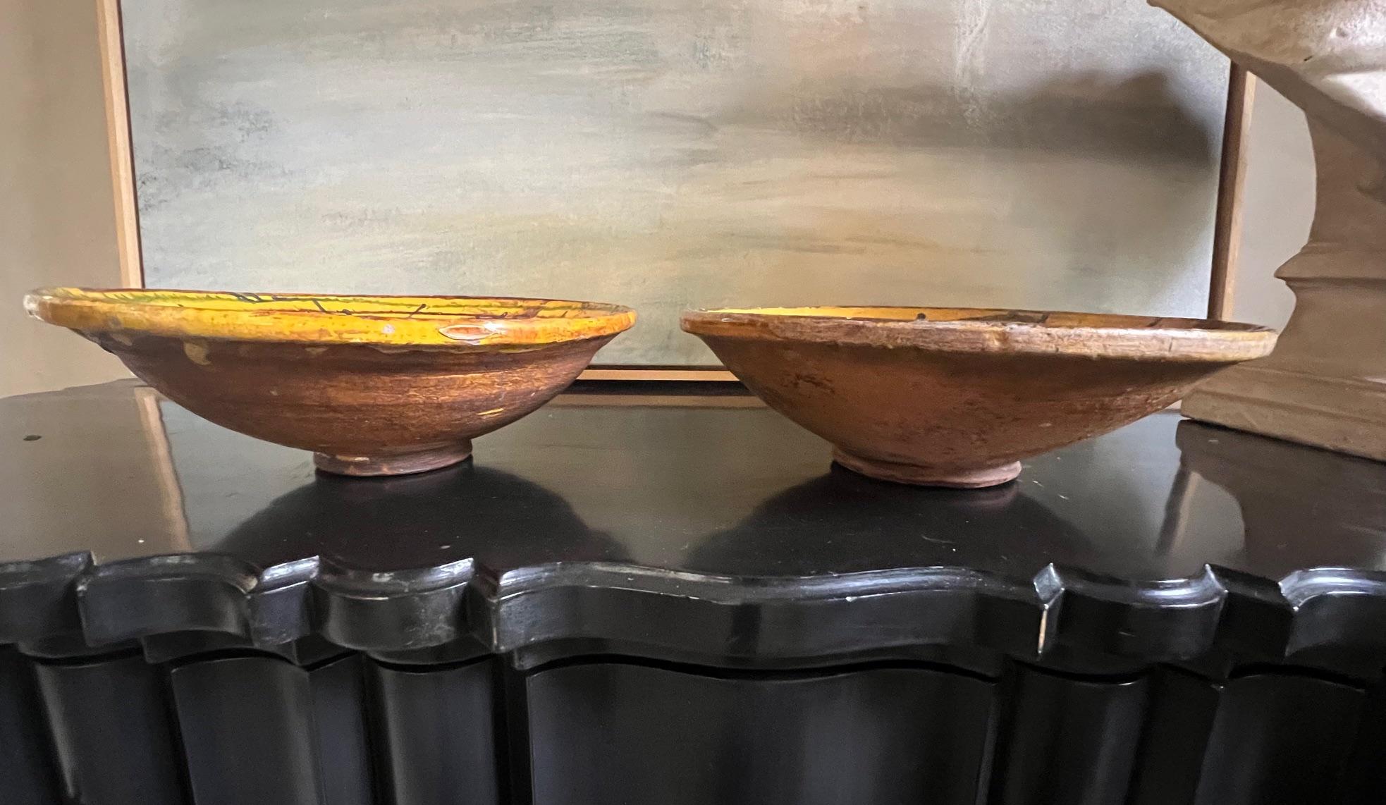 Fatto a mano Set di due ciotole in ceramica mediorientale, anni '40 circa