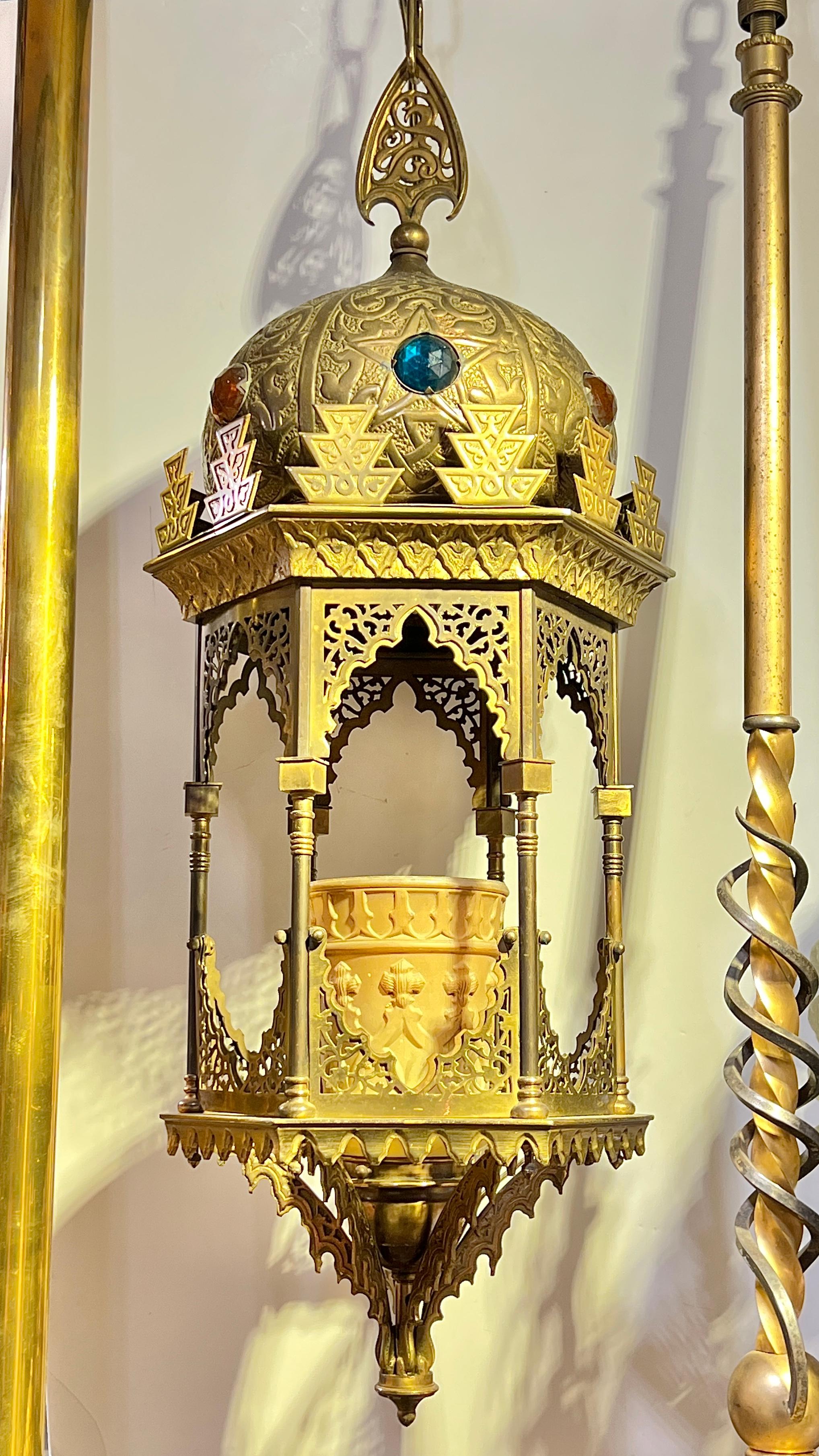 Antiguo farol / lámpara de araña / lámpara colgante de latón enjoyado estilo Oriente Medio Vaciado en venta