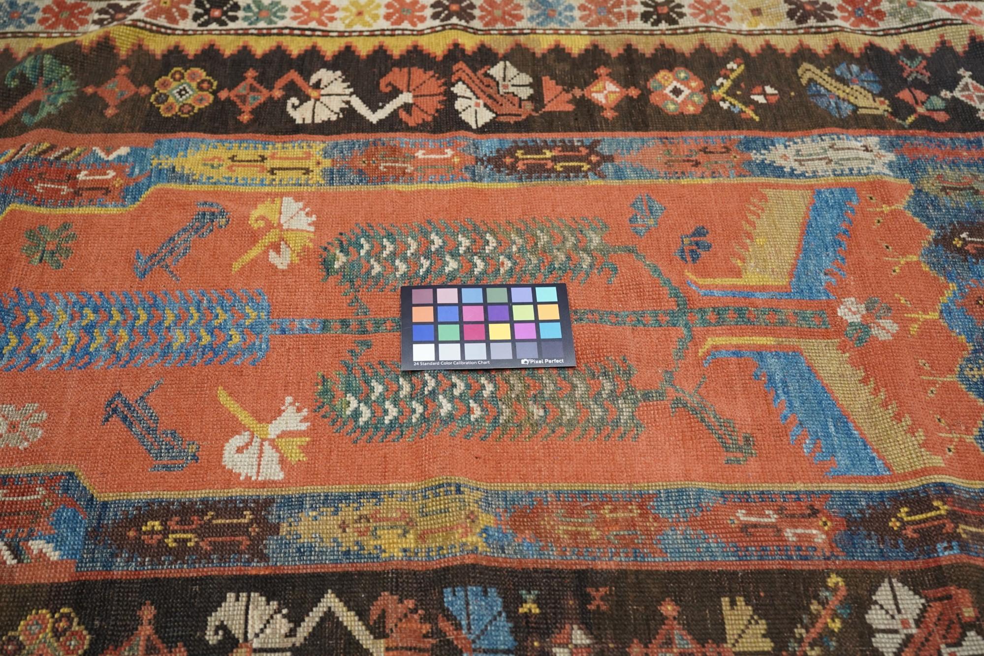 Antiker Milas-Teppich im Angebot 1