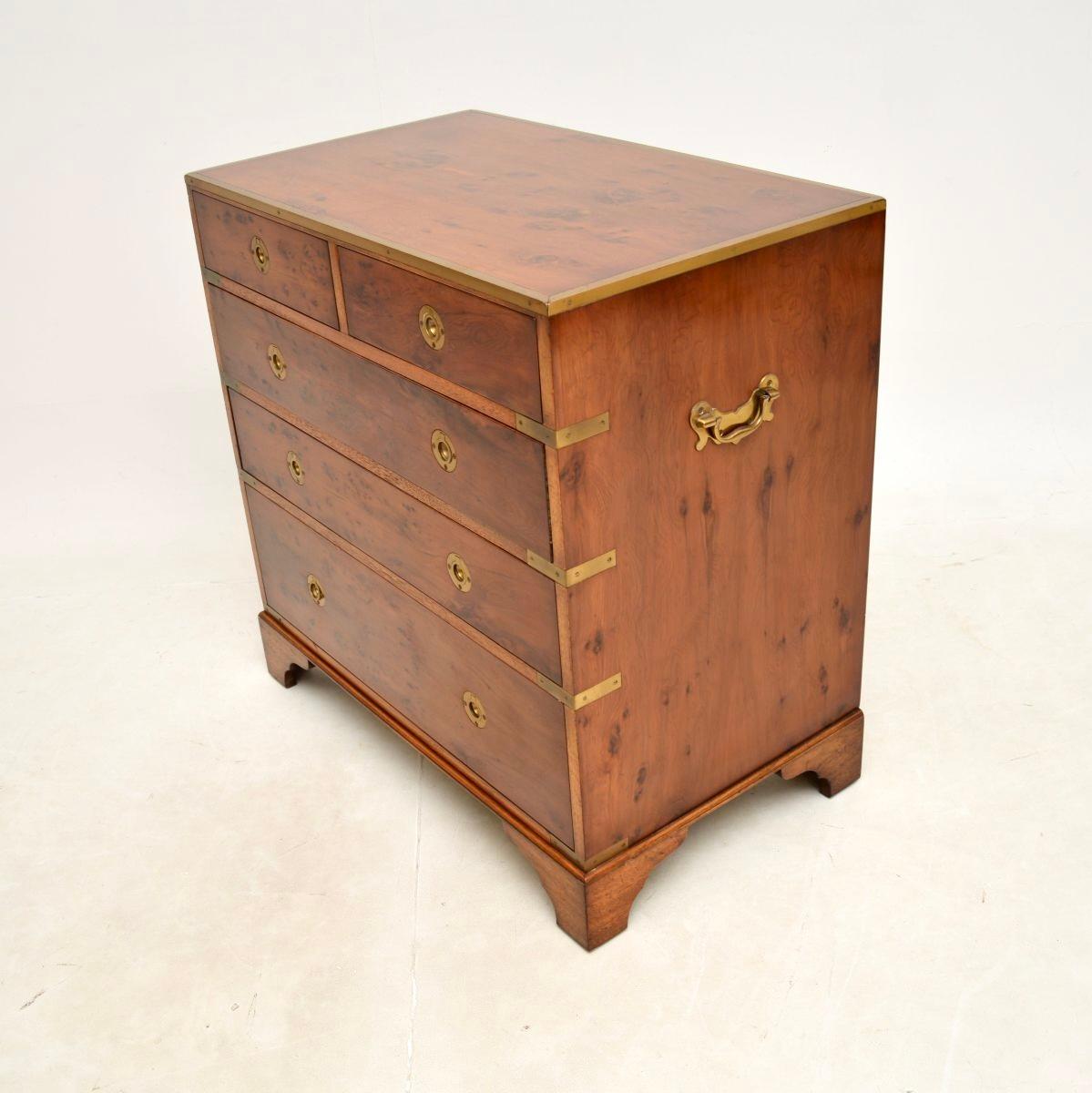 Antique Military Campaign Style Chest of Drawers in Yew Wood In Good Condition For Sale In London, GB